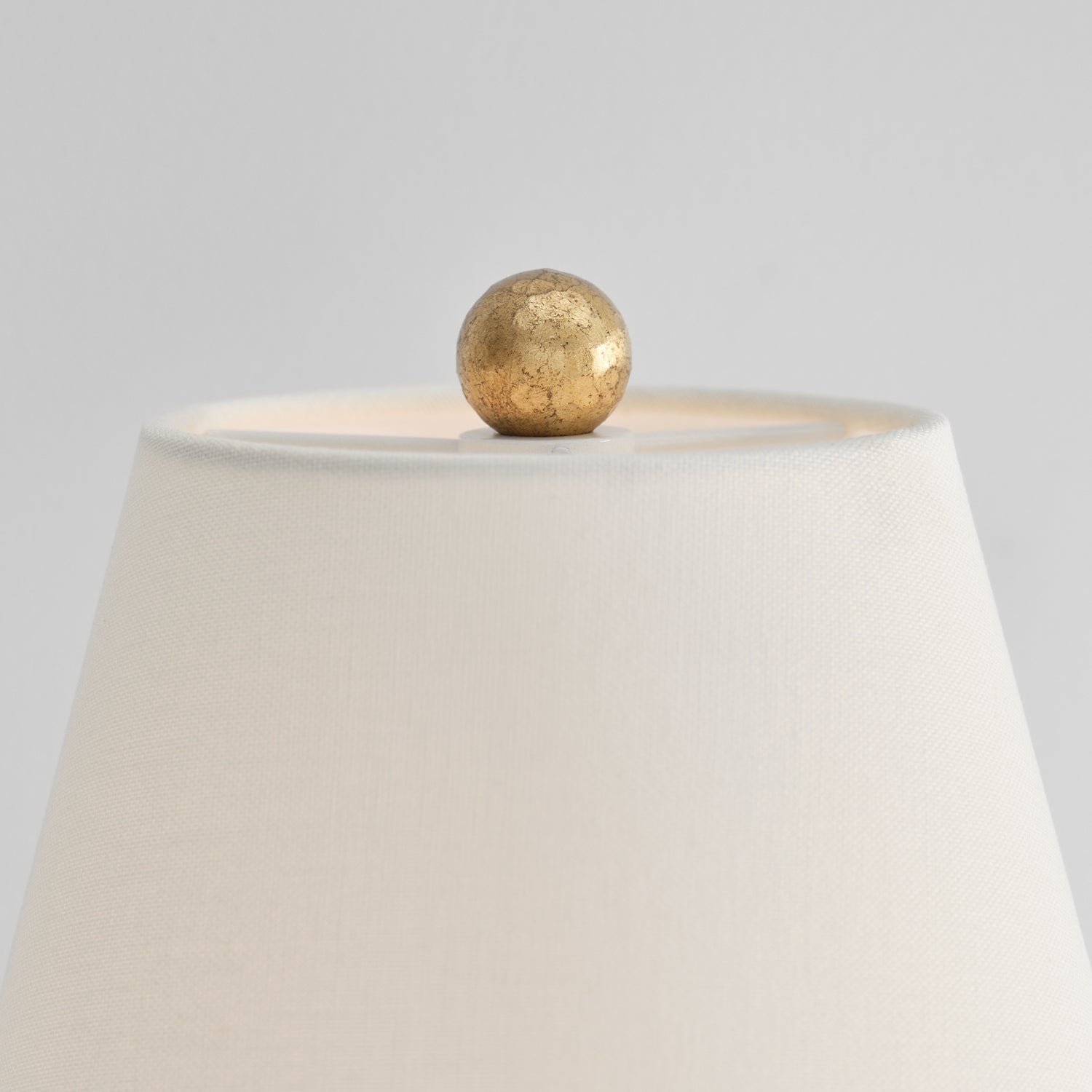 Aiden Modern Wall Light - Sleek LED Sconce for Bedroom, Living Room & Hallway - Energy Efficient Indoor Lighting Fixture - Perfect for Home Decor & Ambient Lighting
