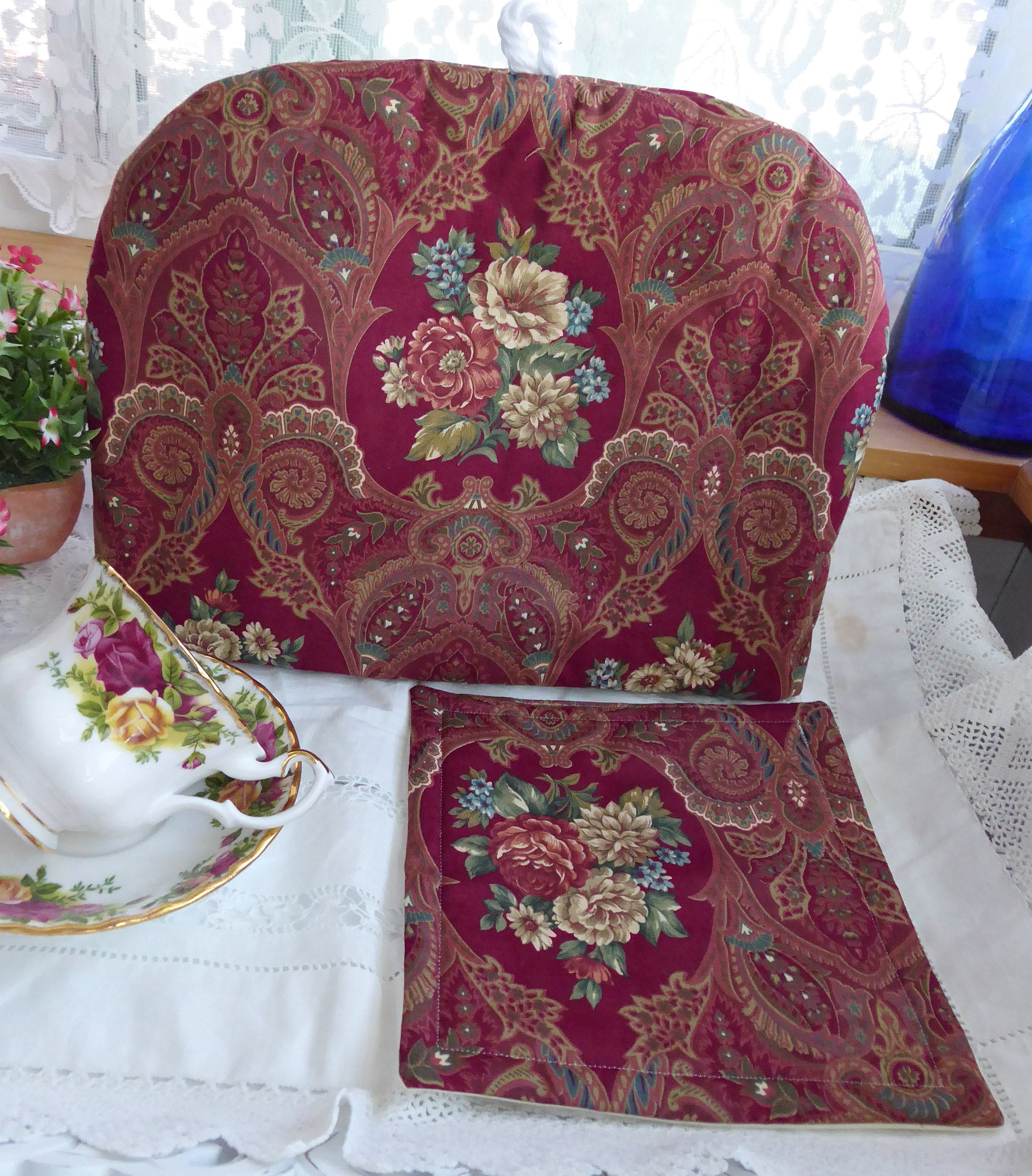 Handmade Red Paisley Floral Tea Cozy with Trivet - Insulated Tea Pot Cover - Perfect for Afternoon Tea, English Tea Parties & Kitchen Decor