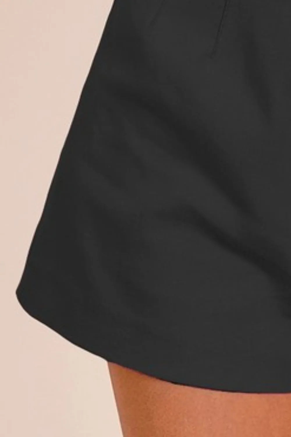 Stylish Bandless Tailored Shorts for Men & Women | Comfortable Summer Casual Wear | Perfect for Travel, Beach & Everyday Outfits