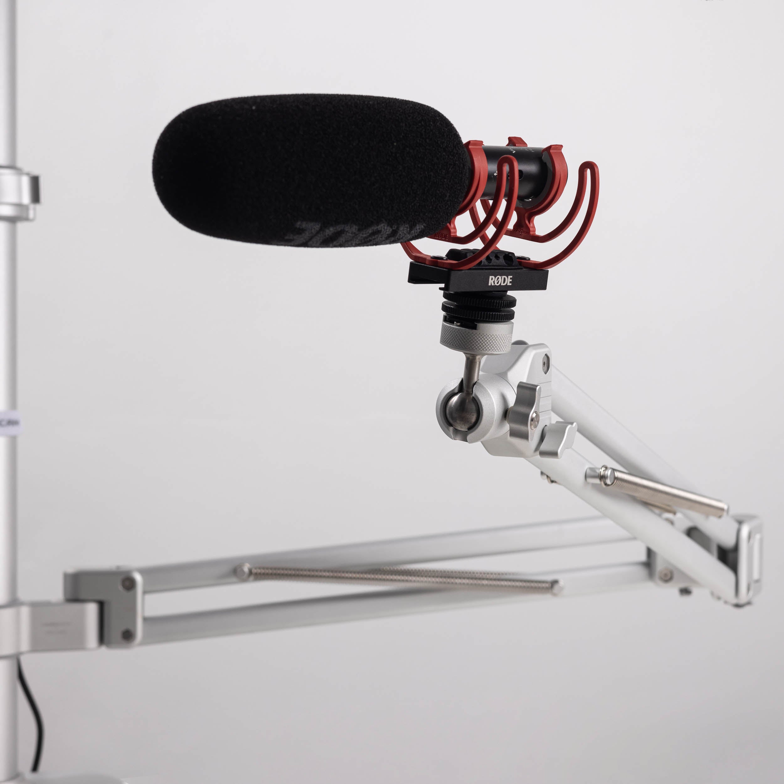 GEARTREE 2746 Adjustable Microphone Boom Arm with Spring Suspension - Perfect for Podcasting, Streaming & Home Studio Recording