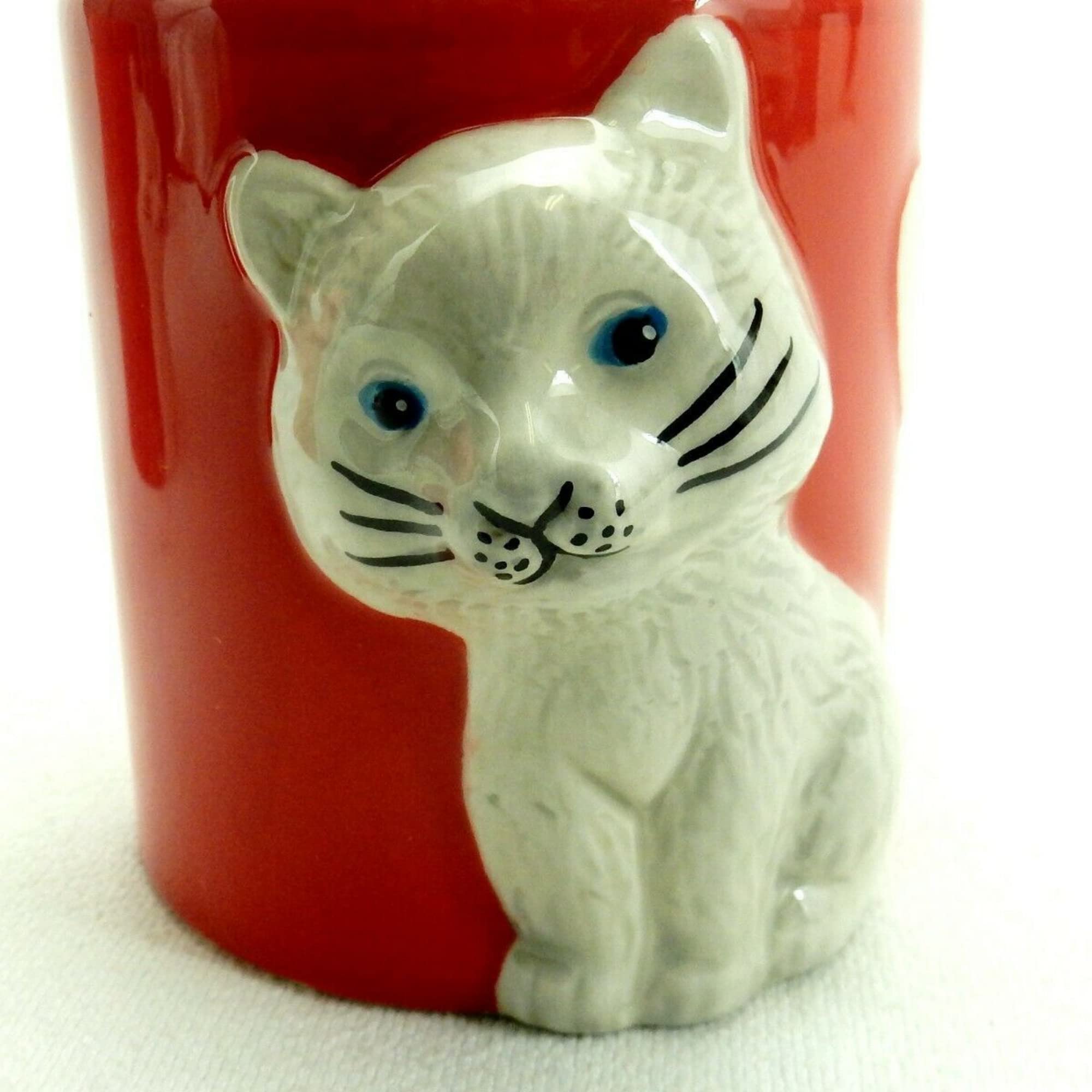 TDL Kissing Cat Coffee Mugs Set of 2 - Cute Matching Ceramic Cups with 3-Finger Loop Handles for Easy Grip, Dishwasher Safe, 3.25