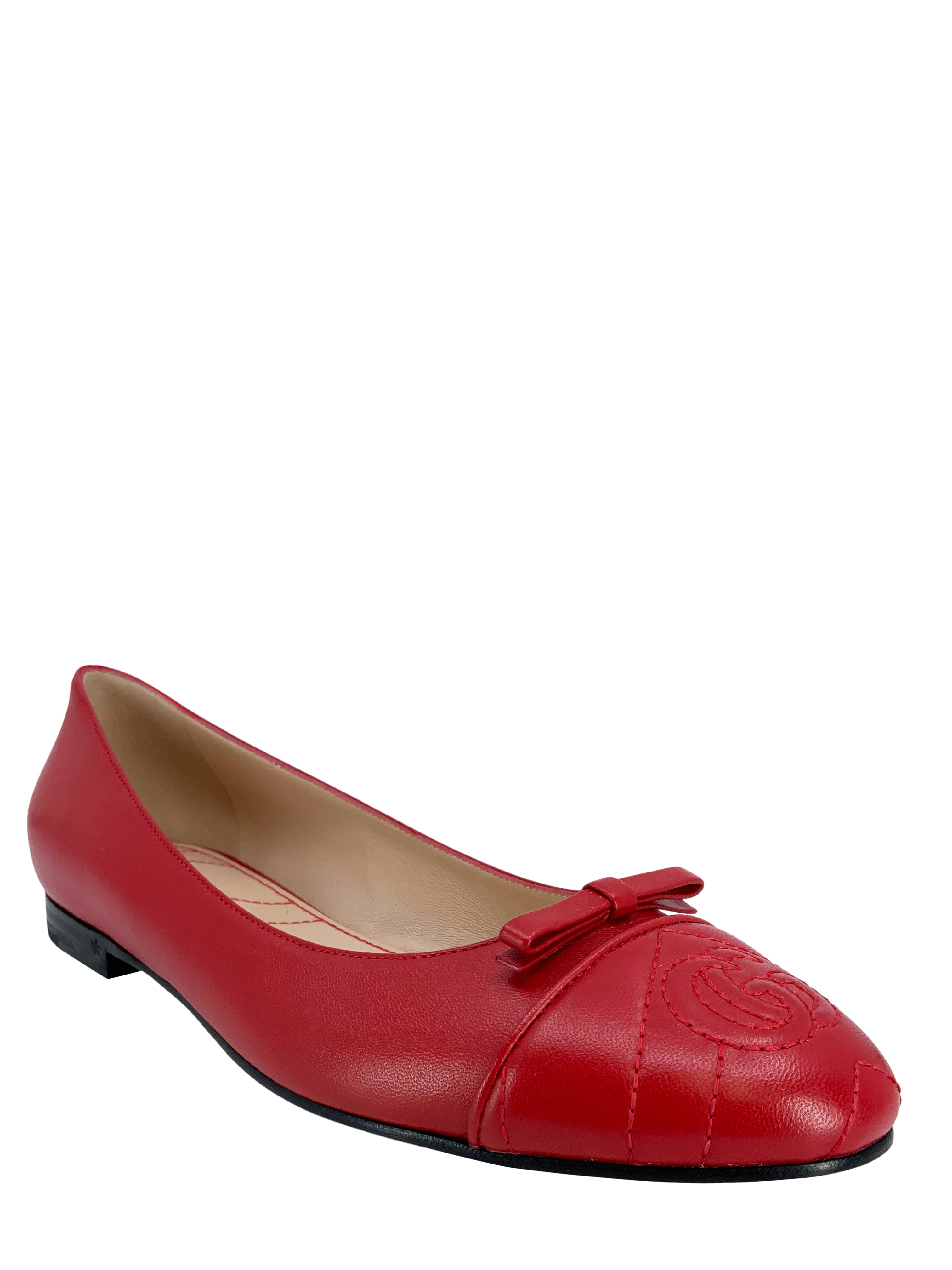 Gucci GG Marmont Leather Ballet Flats for Women - Size 8 (US) - New Authentic Designer Shoes | Perfect for Office, Date Night & Casual Outfits
