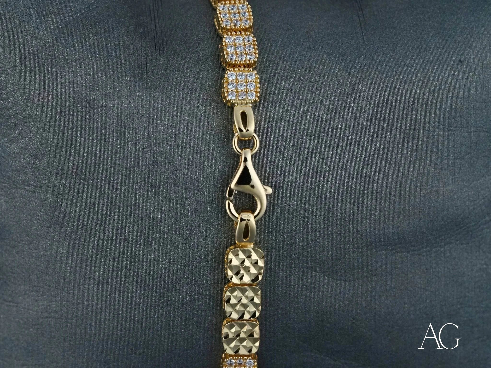 18K Gold Plated Cubic Zirconia Bracelet with Lobster Clasp - Elegant Women's Jewelry Gift for Anniversary, Birthday & Special Occasions