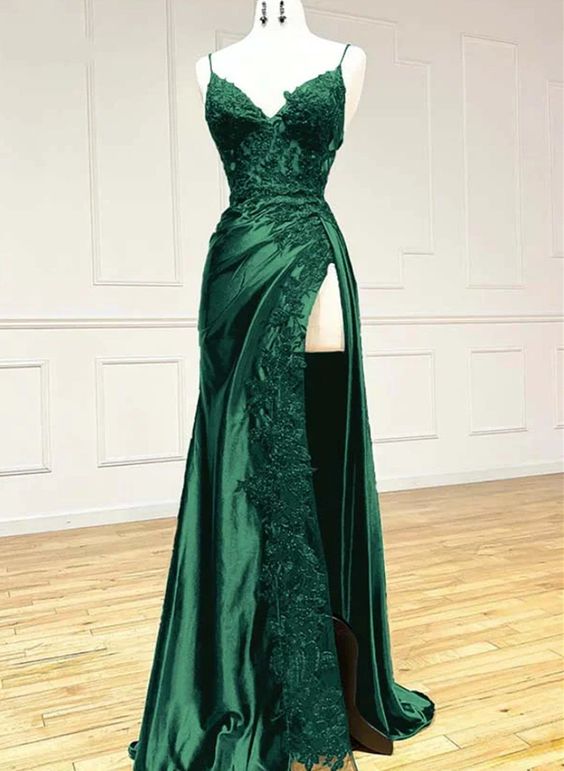 2025 Black Long Prom Dress with Lace V-Neck - Elegant A-Line Formal Gown with High Slit for Homecoming, Evening Party & Special Occasions