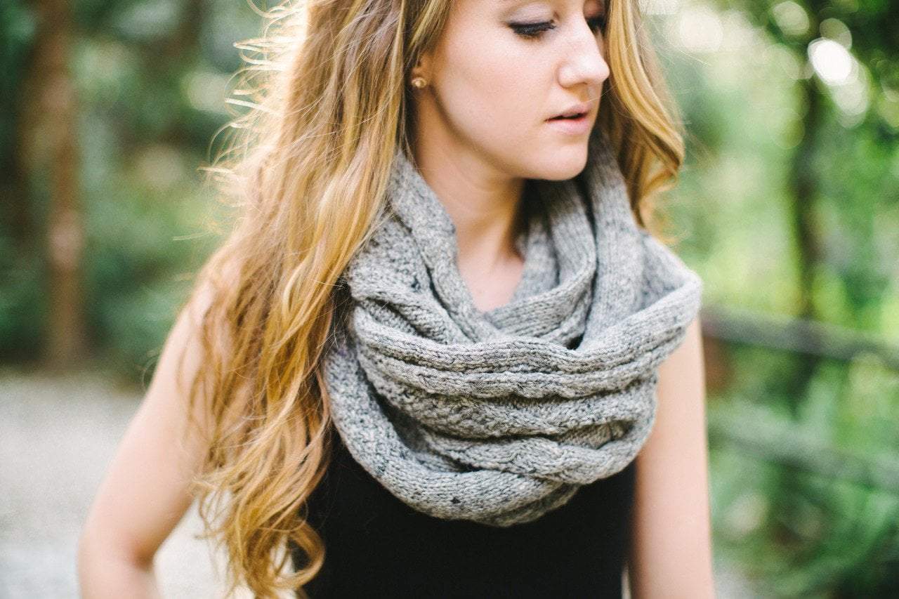Warm Grey Wool Pocket Scarf - Soft Winter Wrap with Hidden Pockets for Phone & Keys - Perfect for Outdoor Activities, Travel & Cold Weather Fashion