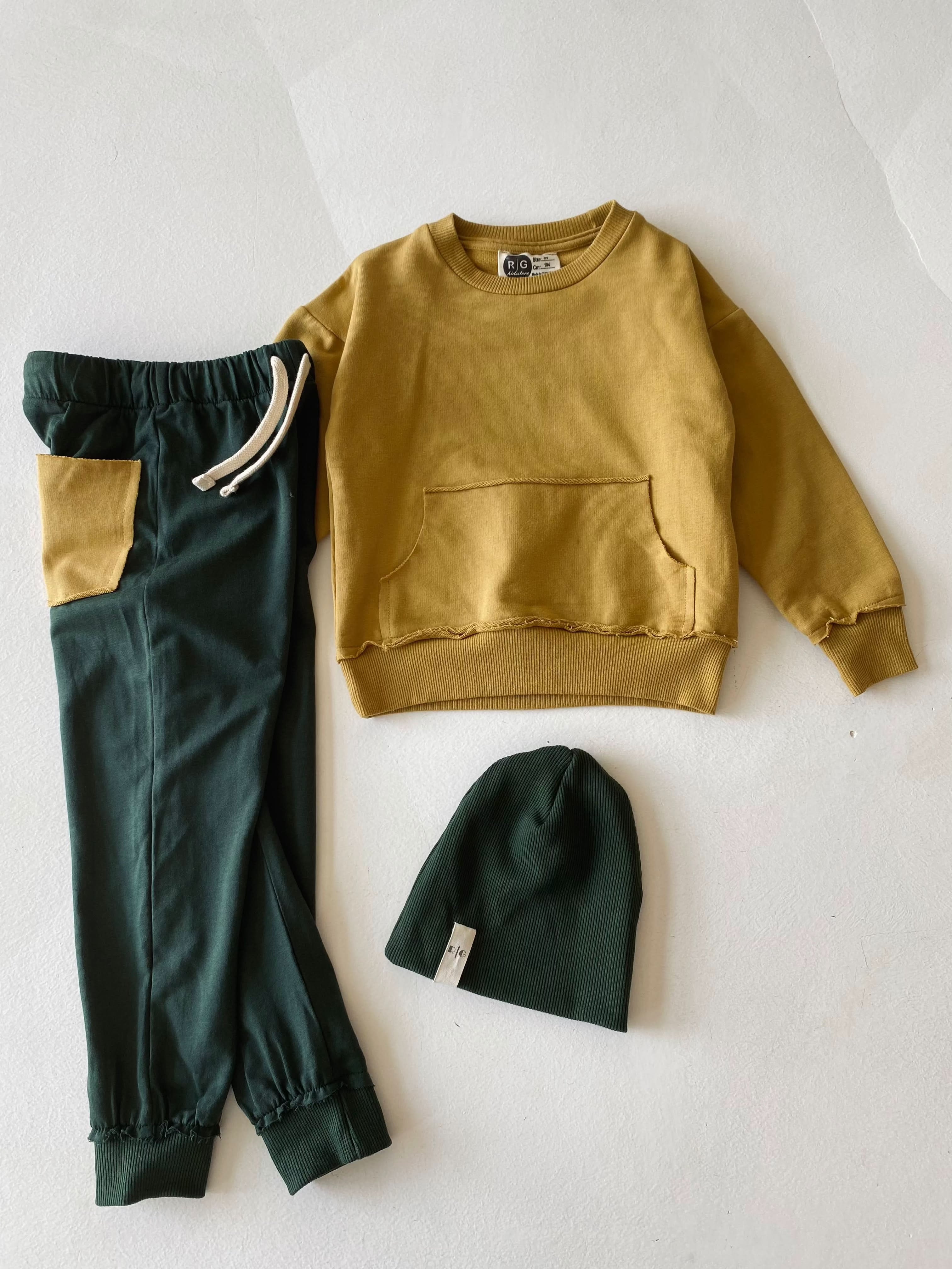 Kids Sweater, Beanie & Tracksuit Set for Boys & Girls Ages 3-9 - Cozy Winter Outfit for School, Playdates & Outdoor Activities