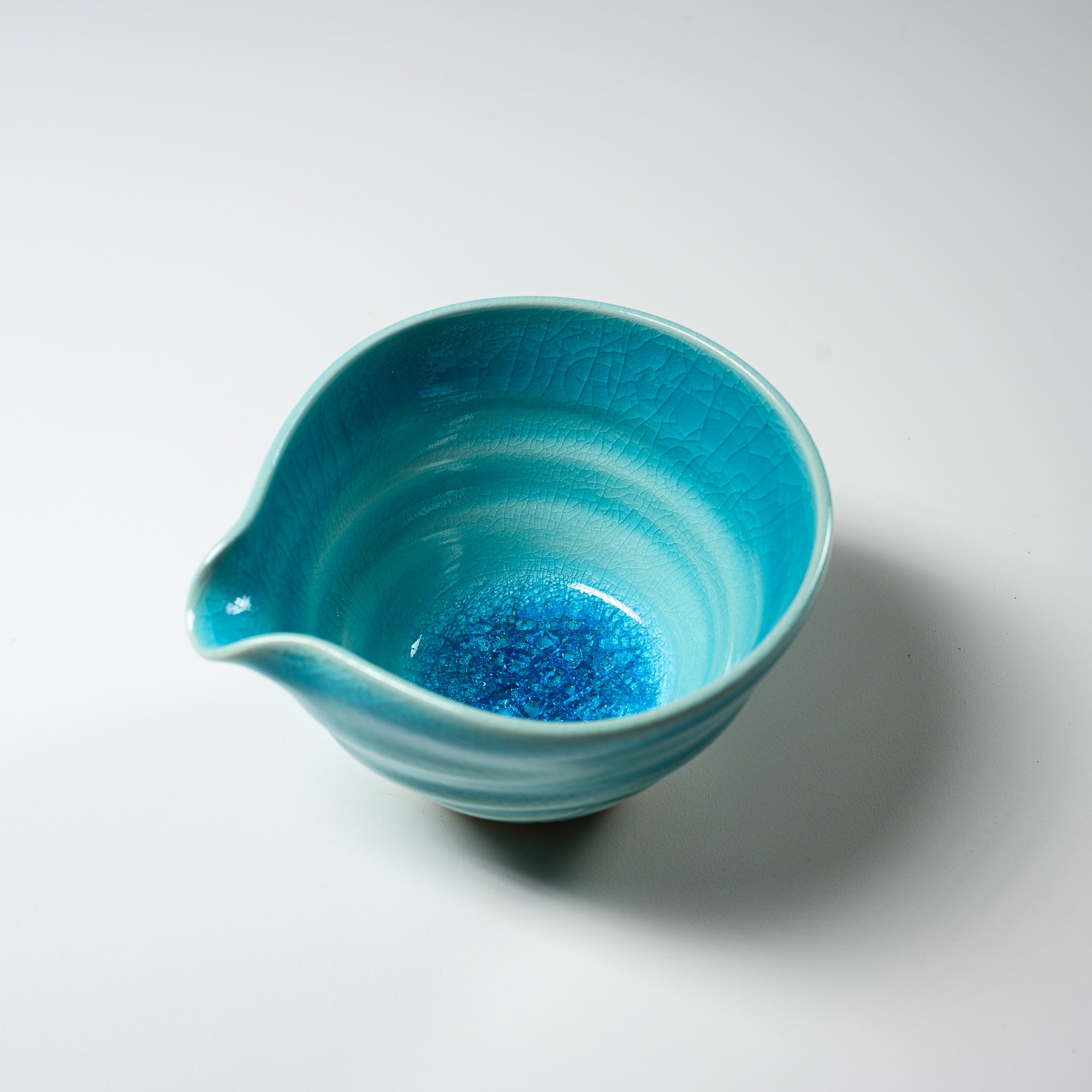 NINSHU Small Matcha Bowl with Spout - Traditional Japanese Ceramic Tea Cup for Whisking Matcha Powder | Perfect for Tea Ceremonies, Home Decor & Zen Meditation