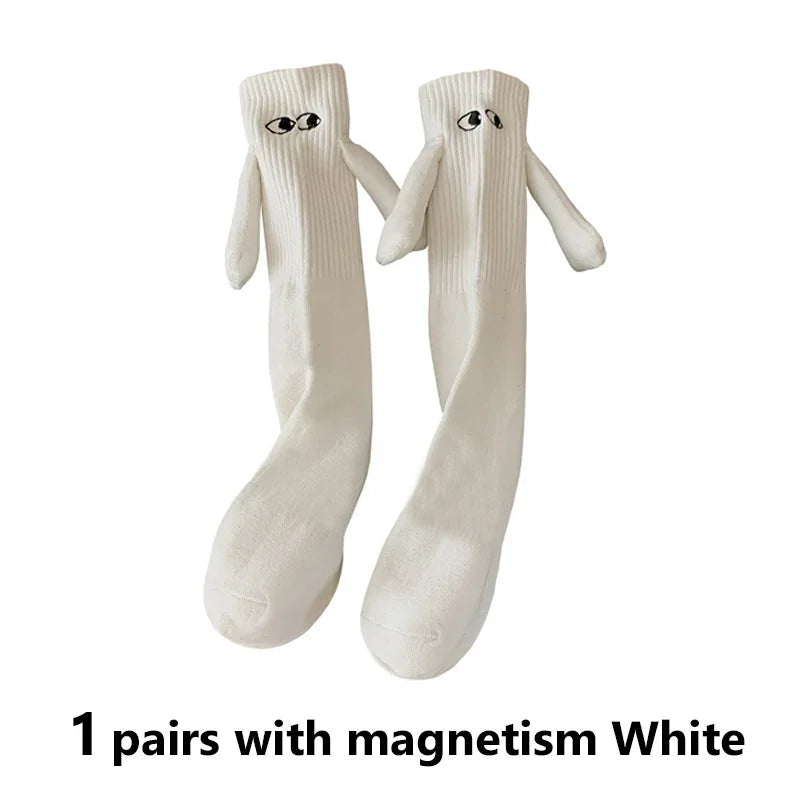 Harajuku Couple Cotton Socks - 2 Pairs Magnetic Hand Holding Socks for Couples, Black & White Unisex Long Socks - Perfect for Valentine's Day Gifts, Anniversary Presents and Romantic Couple Activities