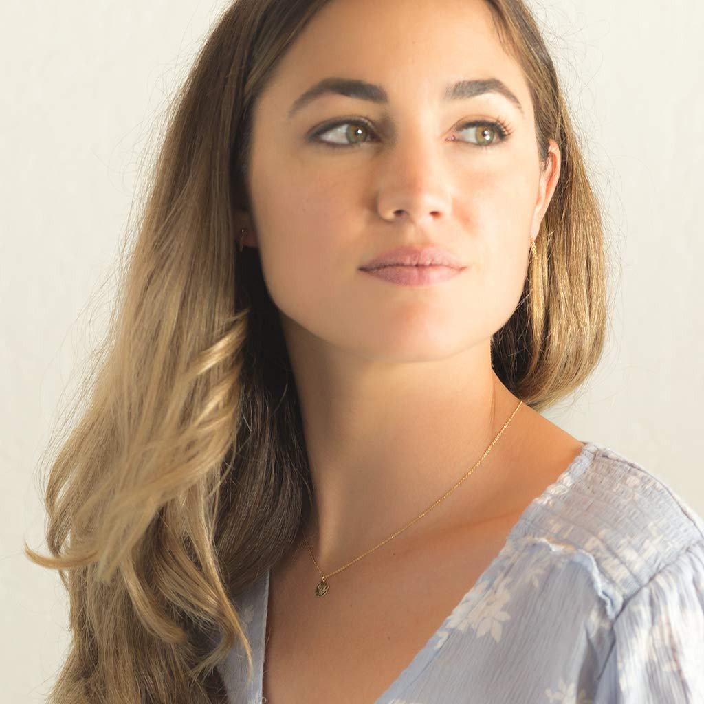 Honeycat Magic Charm Rose Necklace - Elegant Minimalist Jewelry in Gold, Rose Gold & Silver | Perfect for Valentine's Day Gifts, Anniversary Presents & Everyday Wear