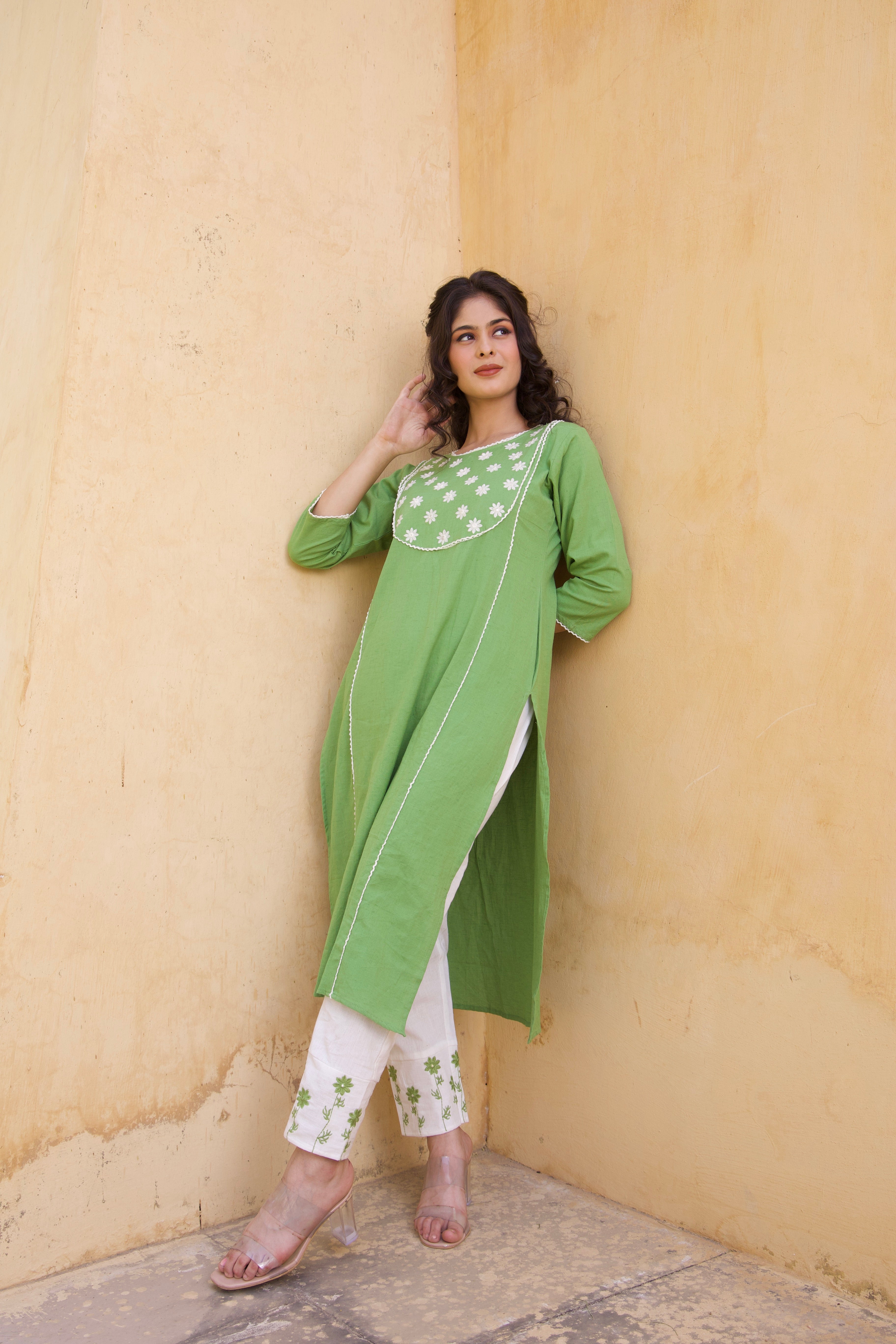 Stylish Green Cotton Floral Kurta Set for Women | Comfortable & Breathable Ethnic Outfit | Perfect for Festivals, Parties & Casual Wear