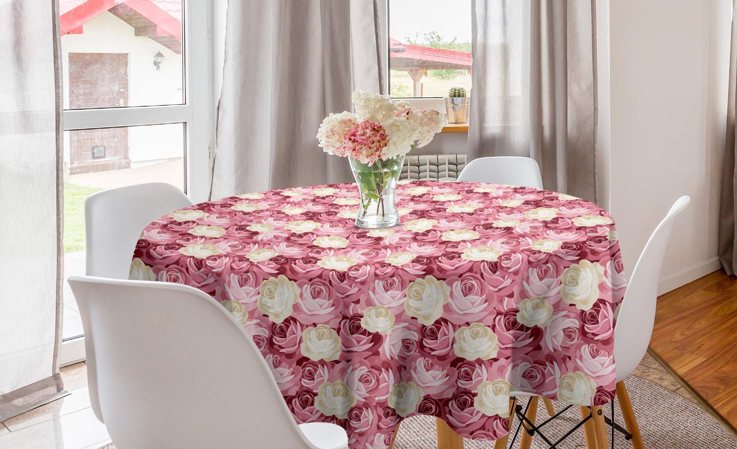 Lunarable Roses Round Tablecloth 60