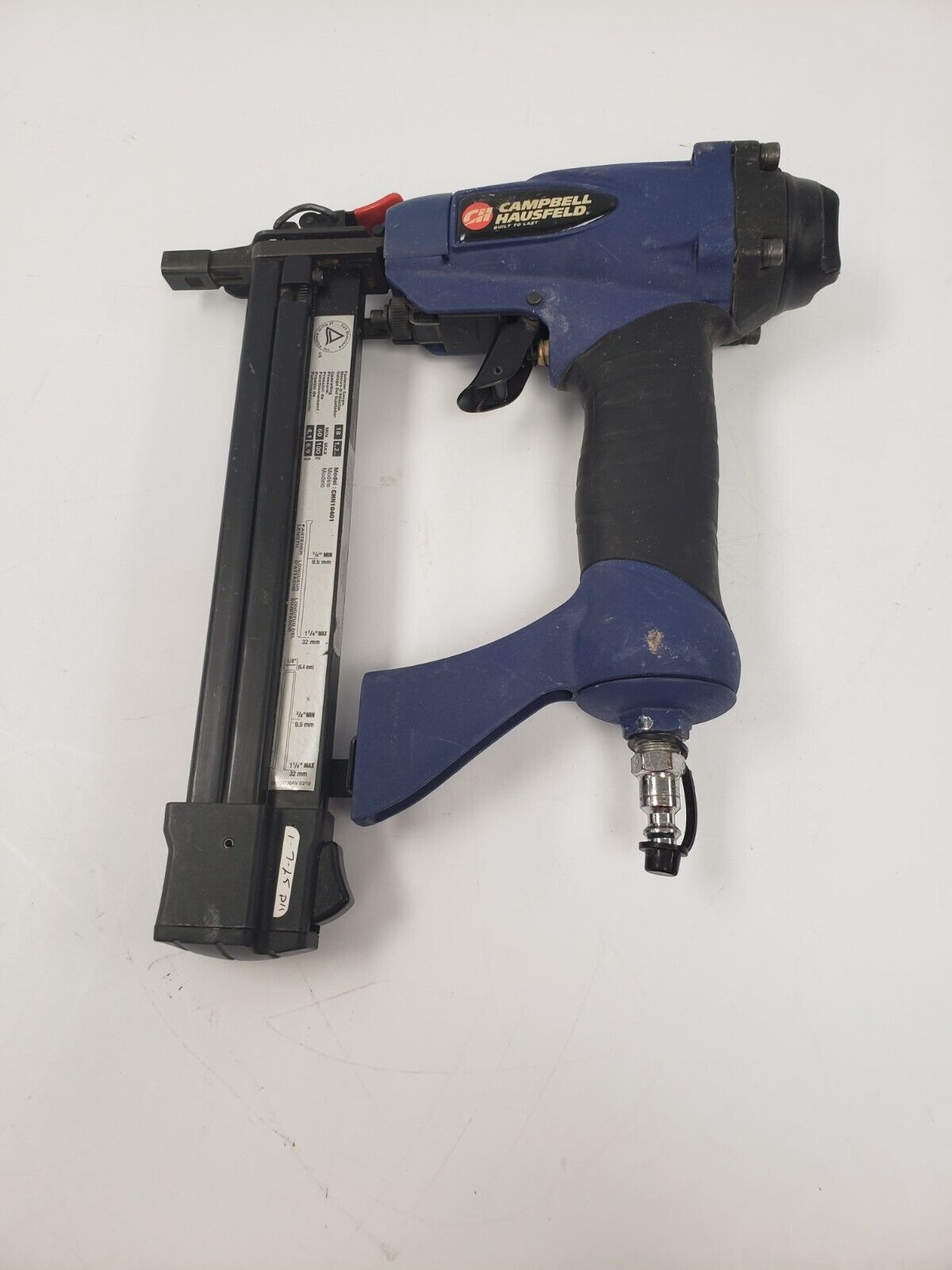 Campbell Hausfeld CHN10401 18 Gauge Brad Nailer - Pneumatic Finish Nail Gun for Woodworking, Trim & Furniture Projects - Lightweight & Durable Construction Nailer for DIY and Professional Use