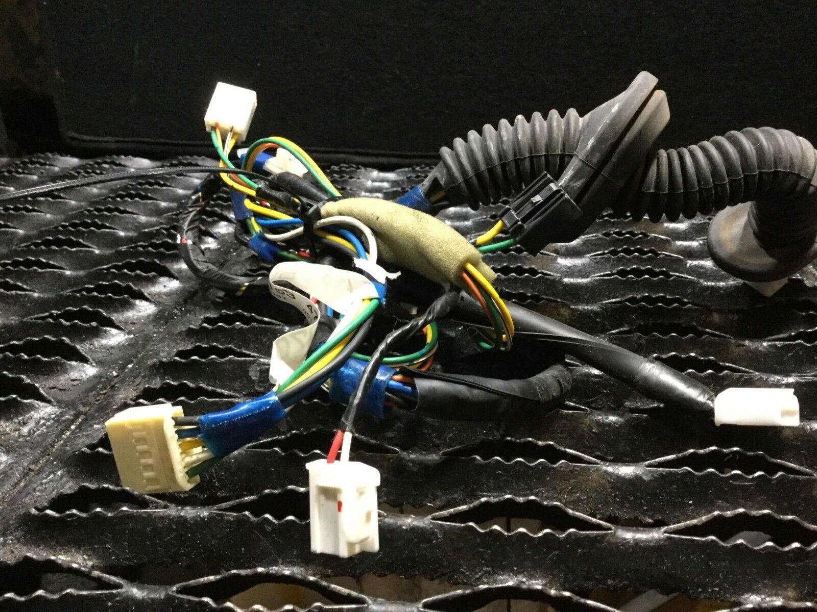 2004-2009 Toyota Prius Right Rear Passenger Side Door Wire Harness OEM Replacement - Perfect for Door Lock, Window & Speaker Wiring Repair