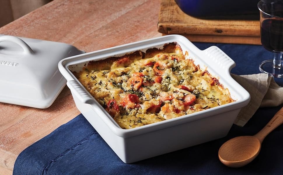 Le Creuset Heritage Shallow Square Covered Casserole 2.5 Quart - Premium Enameled Cast Iron Dutch Oven for Baking, Roasting & Serving - Perfect for Casseroles, Stews & Family Dinners