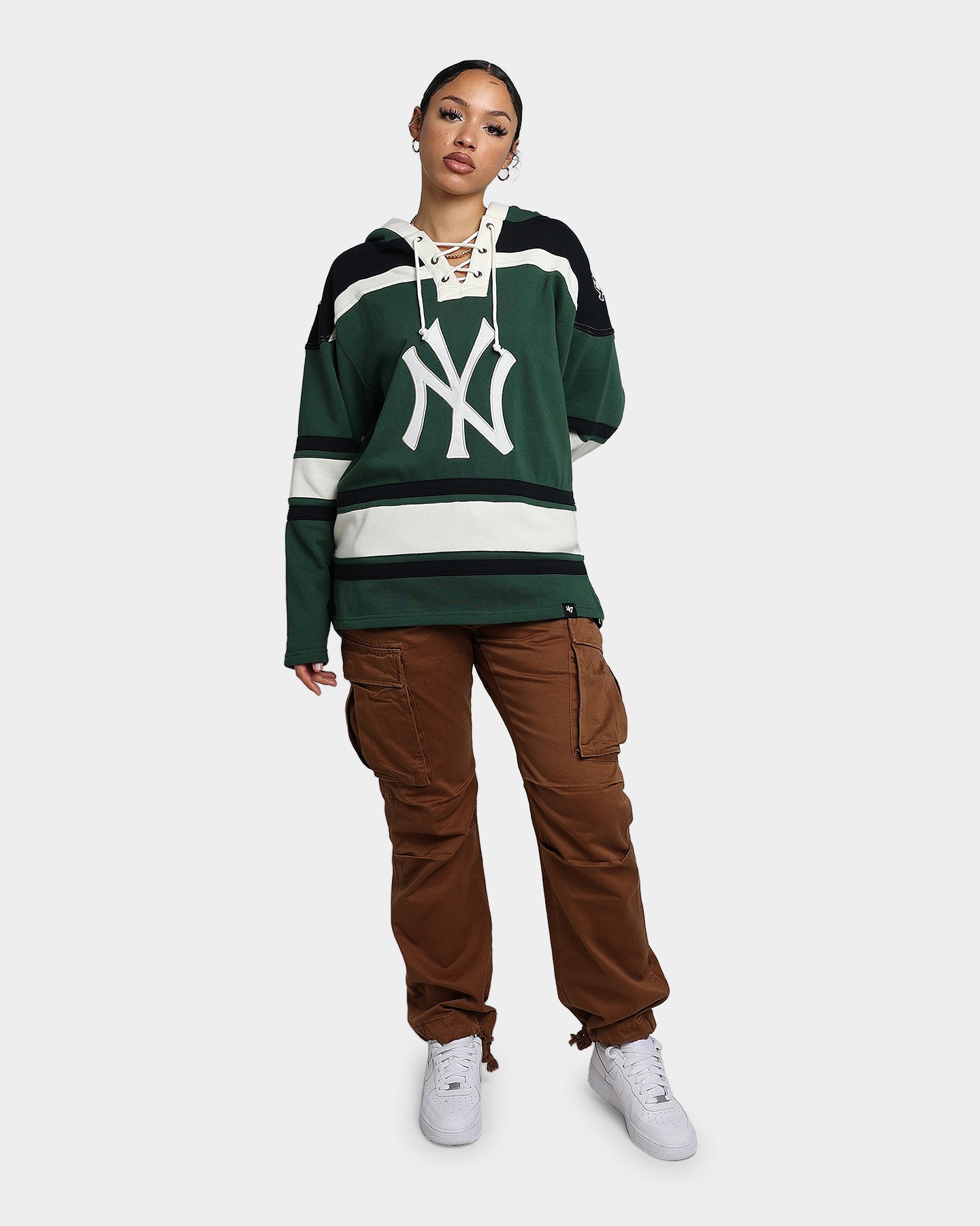 47 Brand New York Yankees Superior Lacer Hoodie for Men - Dark Green Pullover Sweatshirt with Adjustable Drawstring Hood - Perfect for Baseball Games, Casual Wear & Outdoor Activities