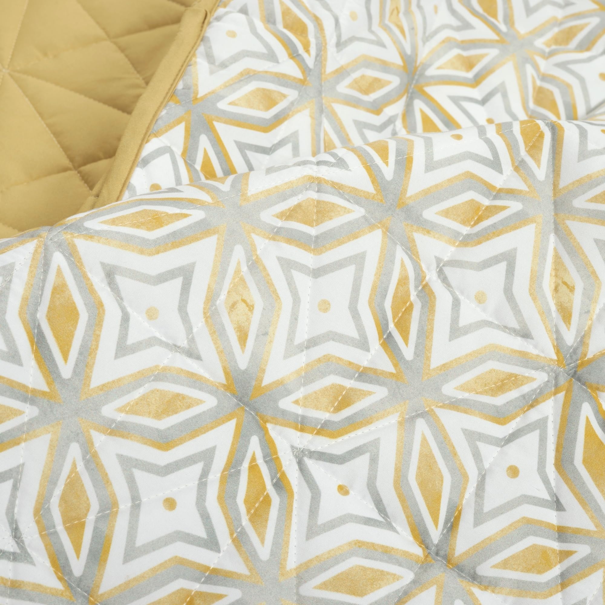 Lush Decor Mid Century Modern Geometric Reversible 3-Piece Quilt Set - Full/Queen Size in Sunny Yellow | Stylish Bedding for Contemporary & Boho Chic Bedrooms