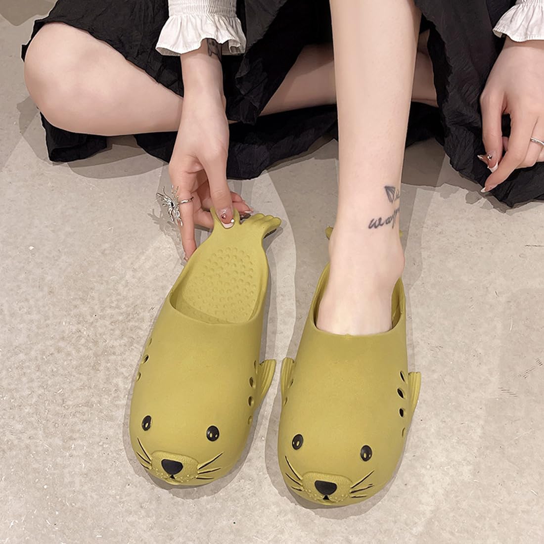SDDSFL Unisex Fish Slippers - Non-Slip Beach Sandals for Women & Men - Comfortable Shower & Casual Shoes - Green XXL - Perfect for Poolside, Beach Vacations & Home Relaxation