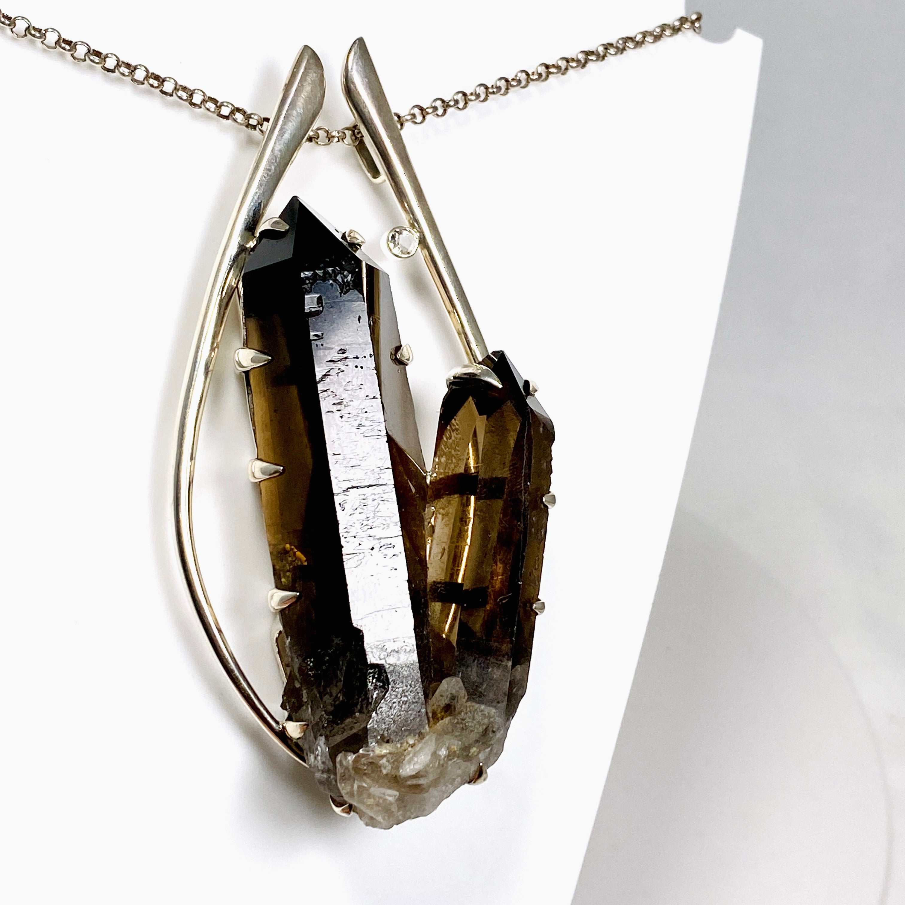 Natural Smokey Quartz Crystal Pendant Necklace - Healing Stone Jewelry for Women & Men - Perfect for Meditation, Energy Cleansing & Spiritual Gifts