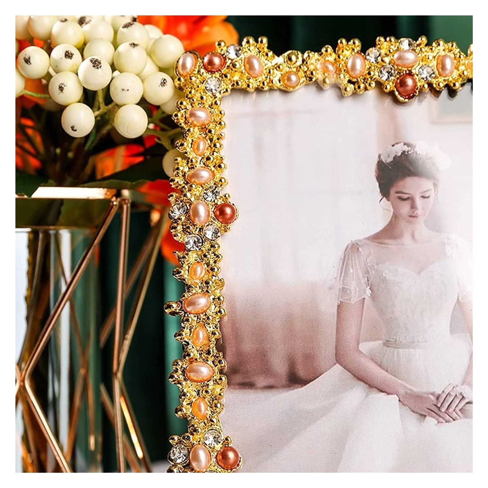 Premium Golden Metal E-Frame - Elegant Retro Photo Frame for Family, Friends & Wedding Gifts | Luxury Home Decor, Wall Display, Office Artwork