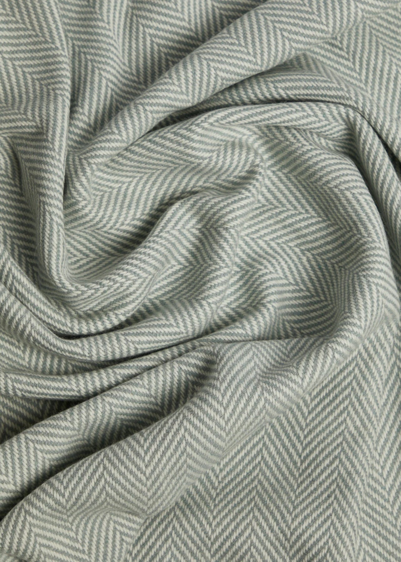 Premium Foxford Cashmere Lambswool Throw Blanket - Ultra Soft & Luxurious Achill Wool - Perfect for Sofa, Bed & Cozy Winter Nights