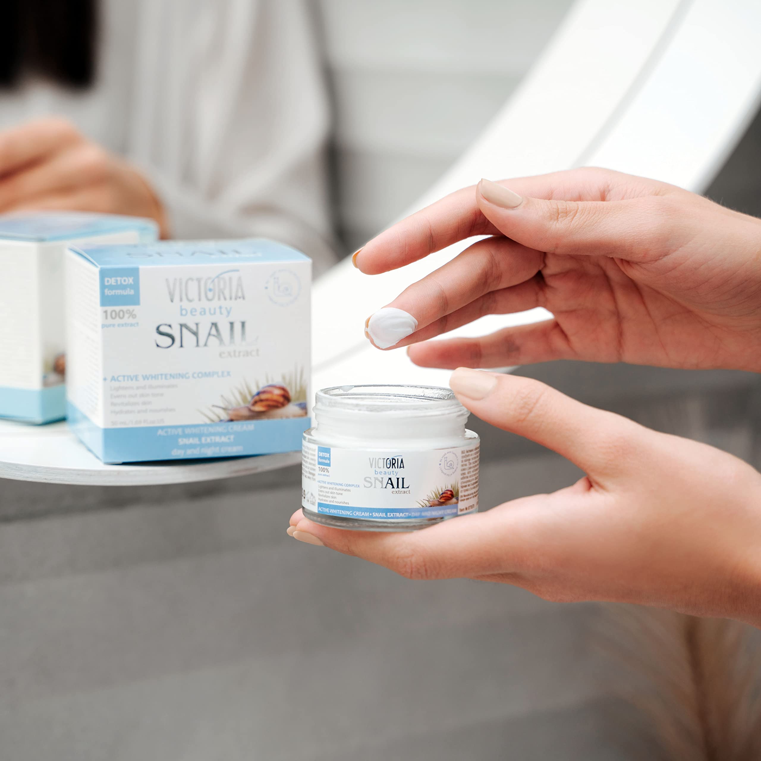 Snail Extract Active Whitening Moisturizing Face Cream - Natural Intensive Treatment for Uneven Skin Tone, Freckles, Acne Scars & Age Spots | Brightening & Hydrating Skincare for Daily Use & Night Routine
