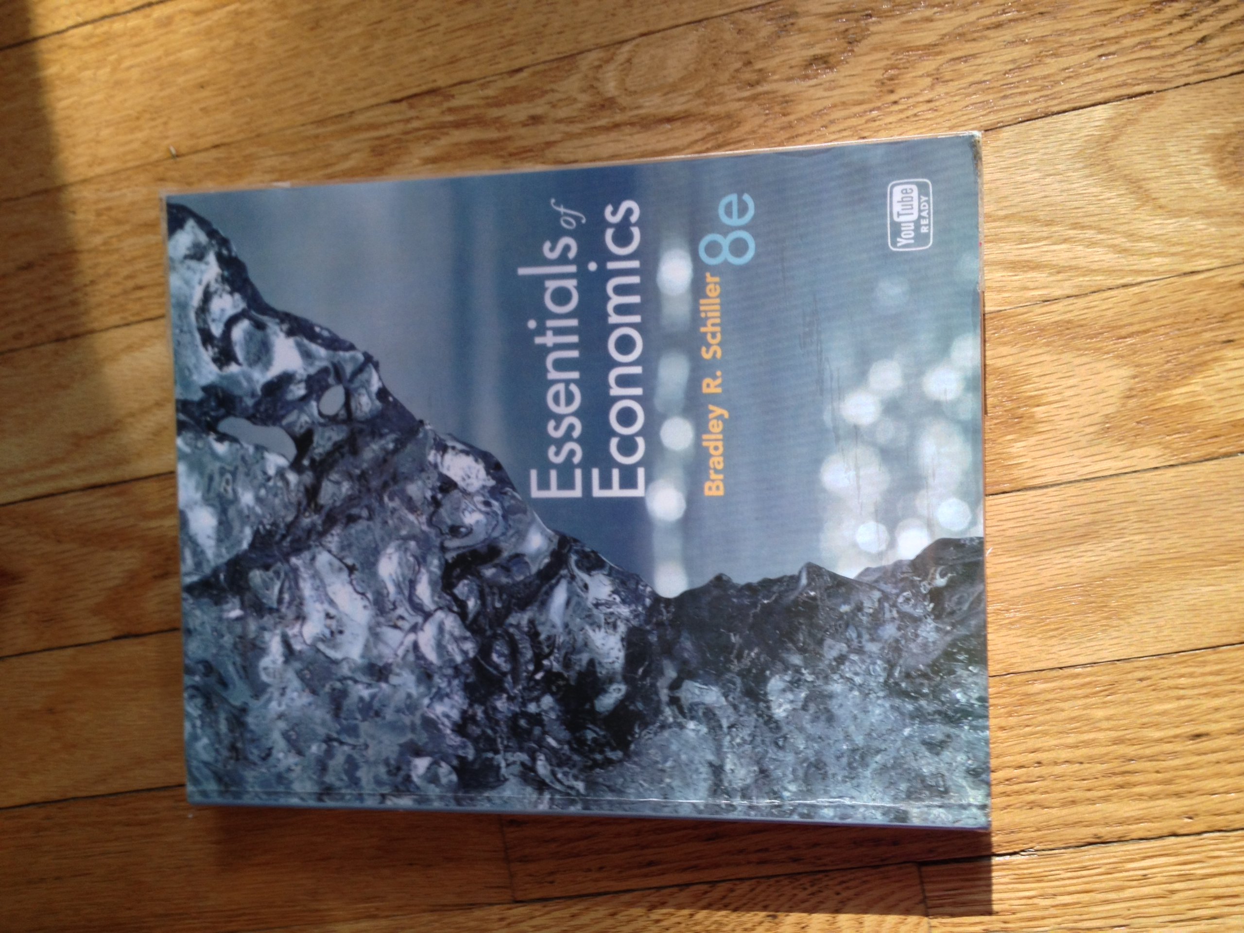Essentials of Economics Textbook - Principles of Microeconomics & Macroeconomics for College Students - Perfect for Economics Courses, Self-Study & Exam Preparation