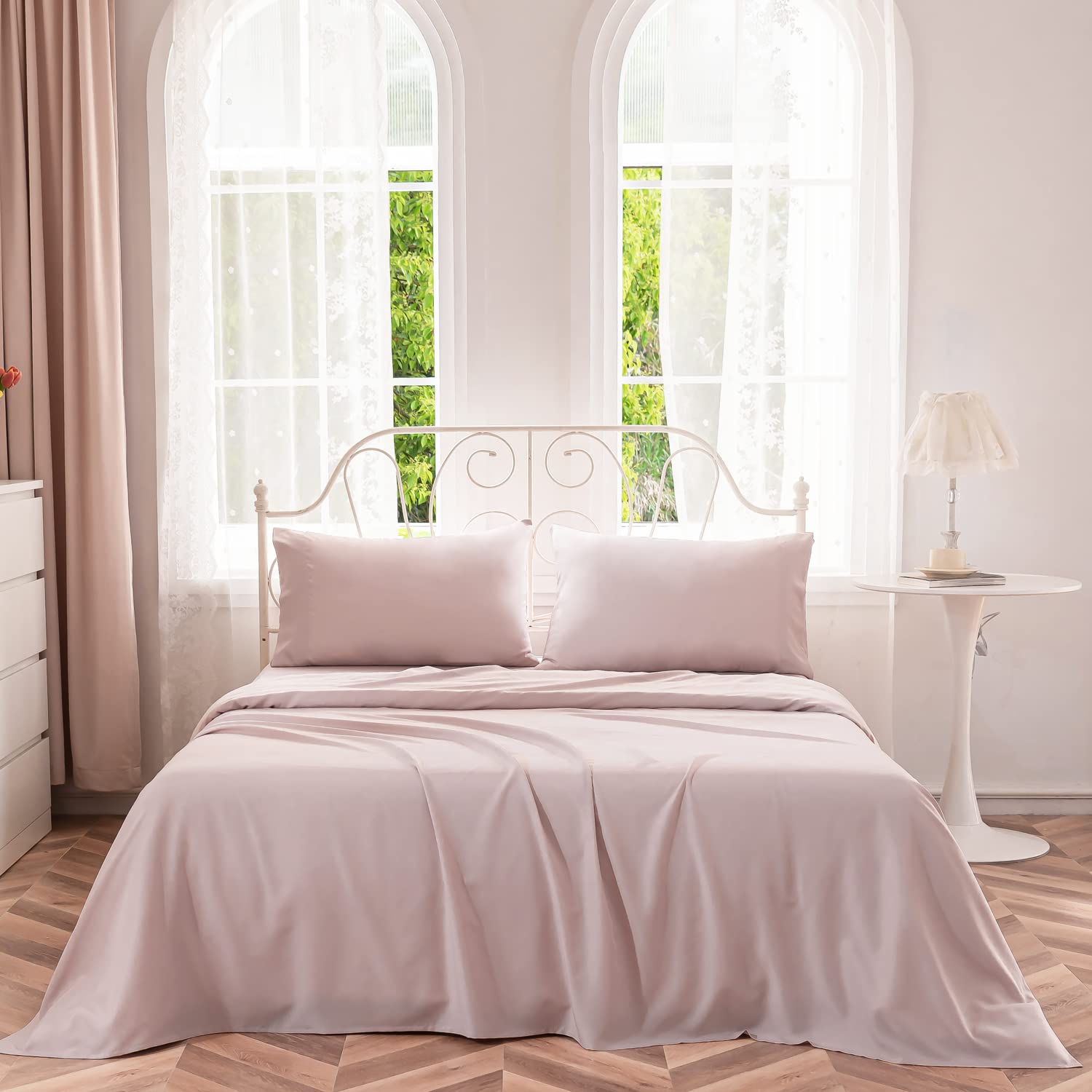 JOHNPEY Cooling Bamboo Queen Sheet Set - Silky Soft 100% Bamboo Bed Sheets for Queen Size Bed - 18 Inch Deep Pocket - Hotel Luxury Bedding Set (Flat Sheet, Fitted Sheet, 2 Pillowcases) - Pink Mocha - Perfect for Hot Sleepers & Summer Nights