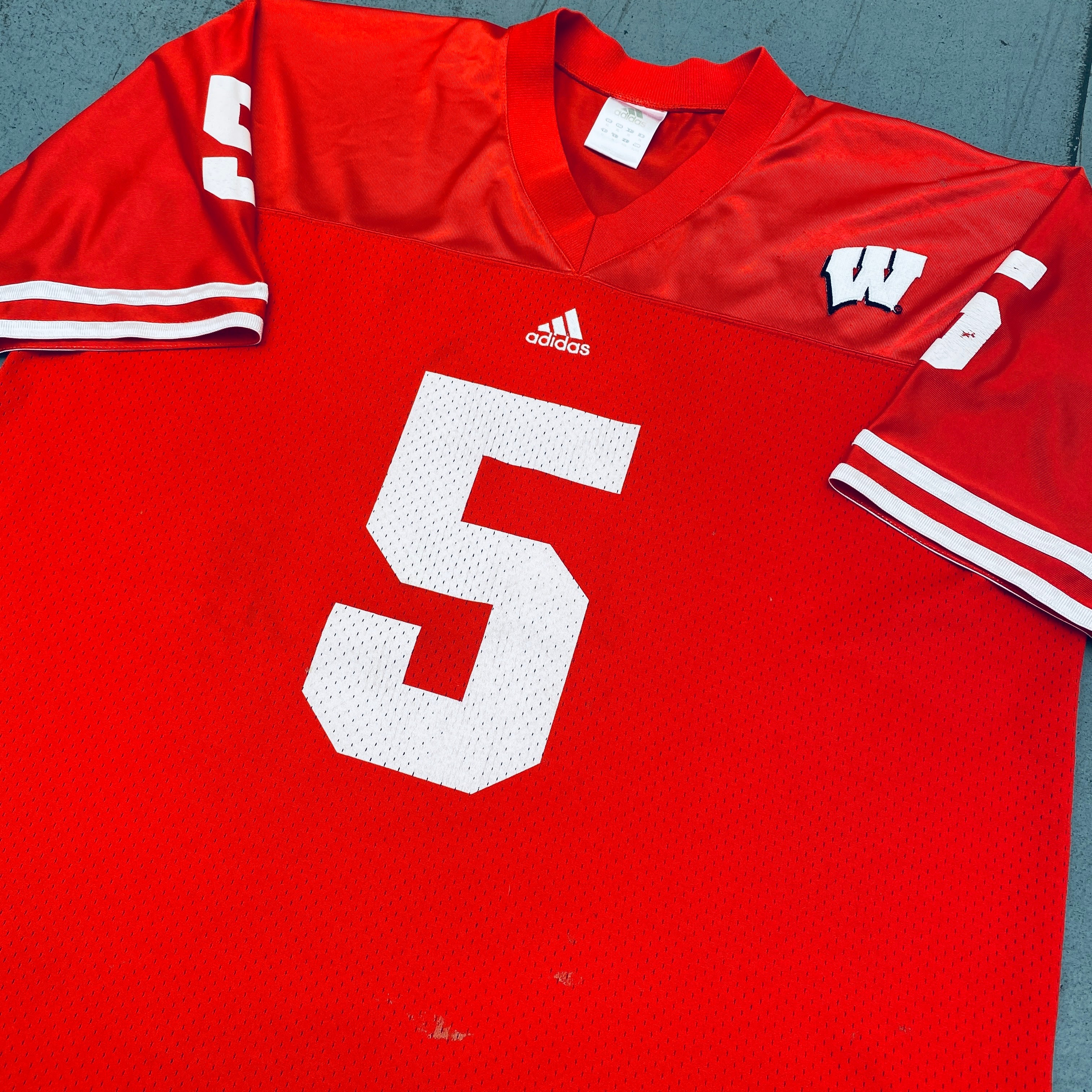 Adidas Wisconsin Badgers #5 Brooks Bollinger Jersey XL - Official College Football Fan Gear for Game Day & Tailgating