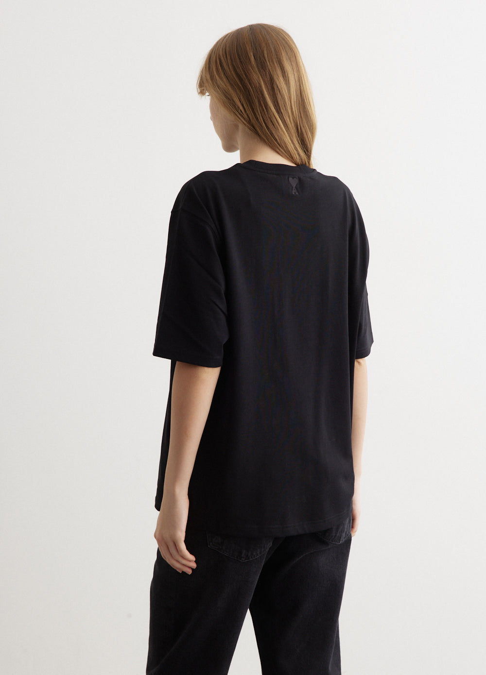 Black Ami Am Graphic T-Shirt for Men & Women - Stylish Casual Wear for Everyday Outfits & Street Fashion
