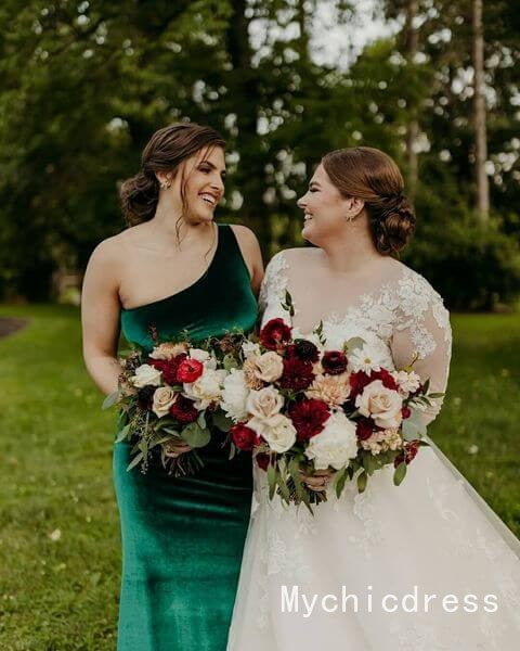 Emerald Green Velvet Bridesmaid Dresses 2025 - Elegant Long Formal Gowns for Wedding Guests & Special Occasions | Perfect for Evening Galas, Holiday Parties & Formal Events