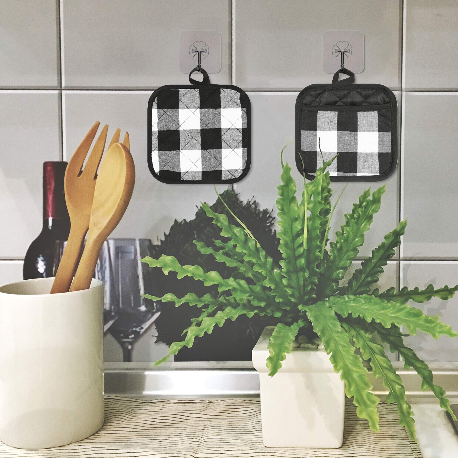 Whaline 6-Piece Christmas Buffalo Plaid Hot Pot Holders Set - Cotton Heat Resistant Oven Mitts with Pockets for Kitchen Cooking, Baking & Holiday Decor (White & Black) - Perfect for Holiday Parties, Family Gatherings & Festive Kitchen Protection
