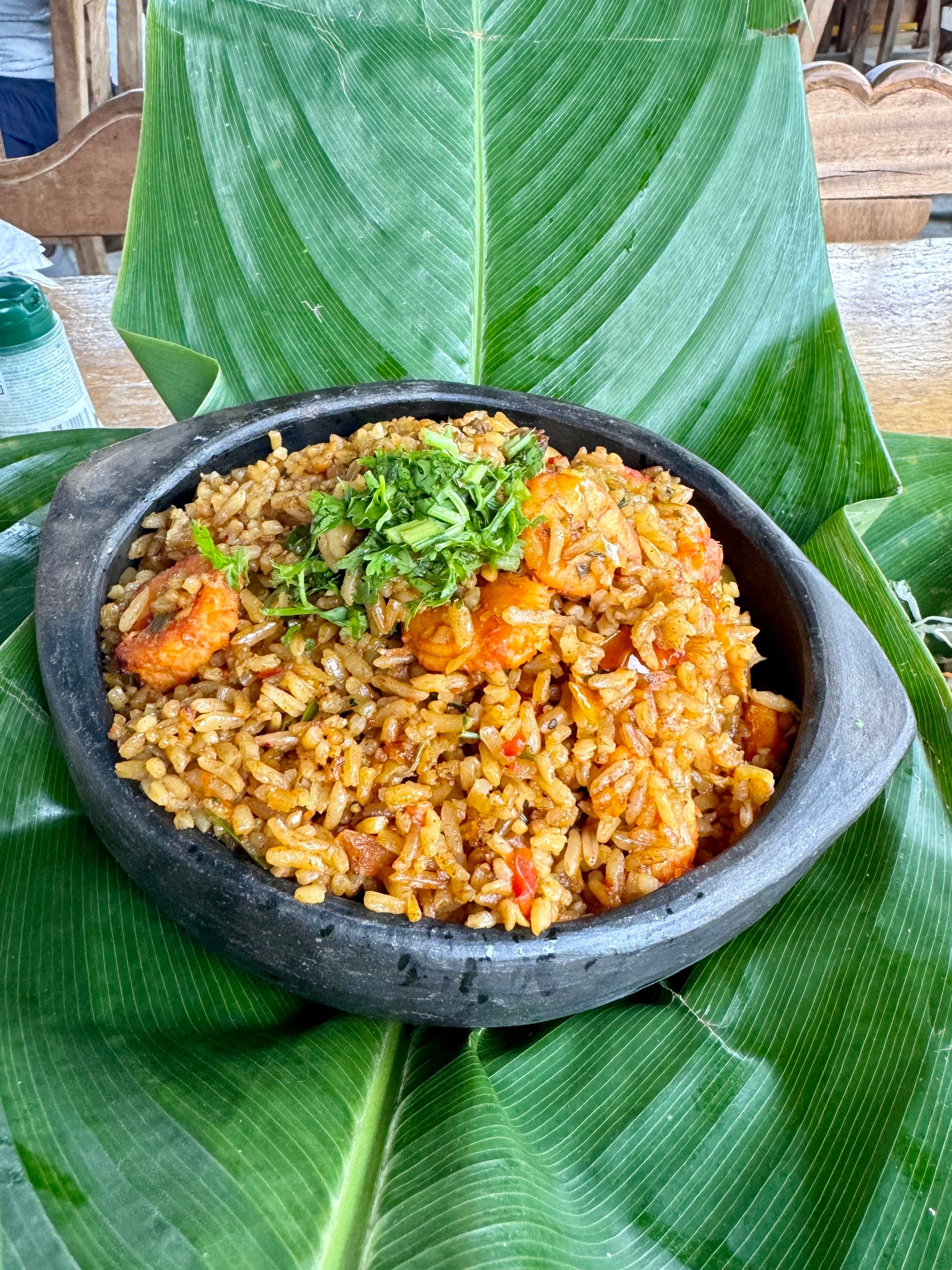 Authentic Chamba Ajiaco Bowl with Flat Bottom - Elegant Handmade Black Clay Dish for Soup, Salad or Serving | Colombian Crafted Kitchenware | Perfect for Home Dining & Entertaining