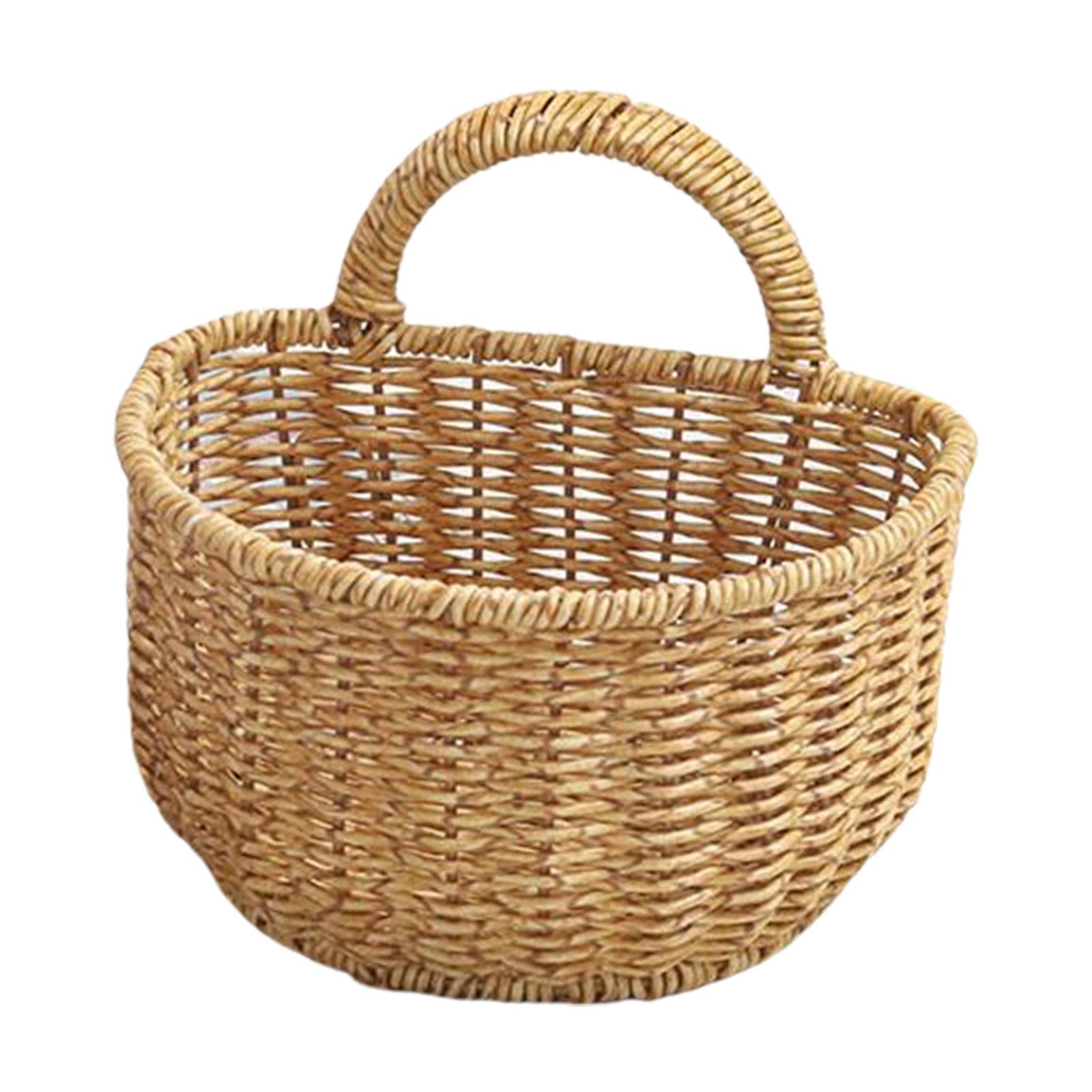 B Baosity Small Woven Wicker Basket - 18cm x 15.5cm Hanging Storage Basket for Flower Girls, Perfect for Candies, Snacks & Small Items - Ideal for Weddings, Parties & Home Decor