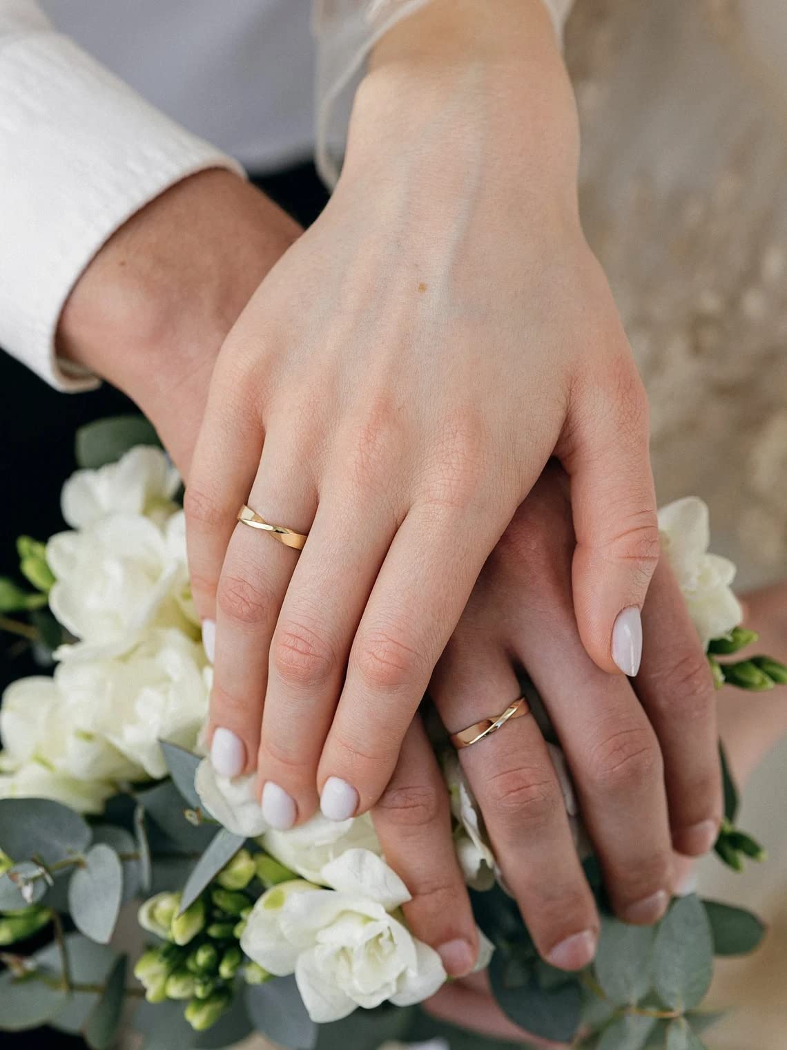 His & Her 4mm Wide Mobius Wedding Band Rings Set - 14K Yellow Gold Plated & 925 Sterling Silver - Handmade Twisted Matching Anniversary Rings - Stackable Bridal Jewelry - Perfect Gift for Couples (Wedding, Anniversary, Engagement, Valentine's Day Gift)