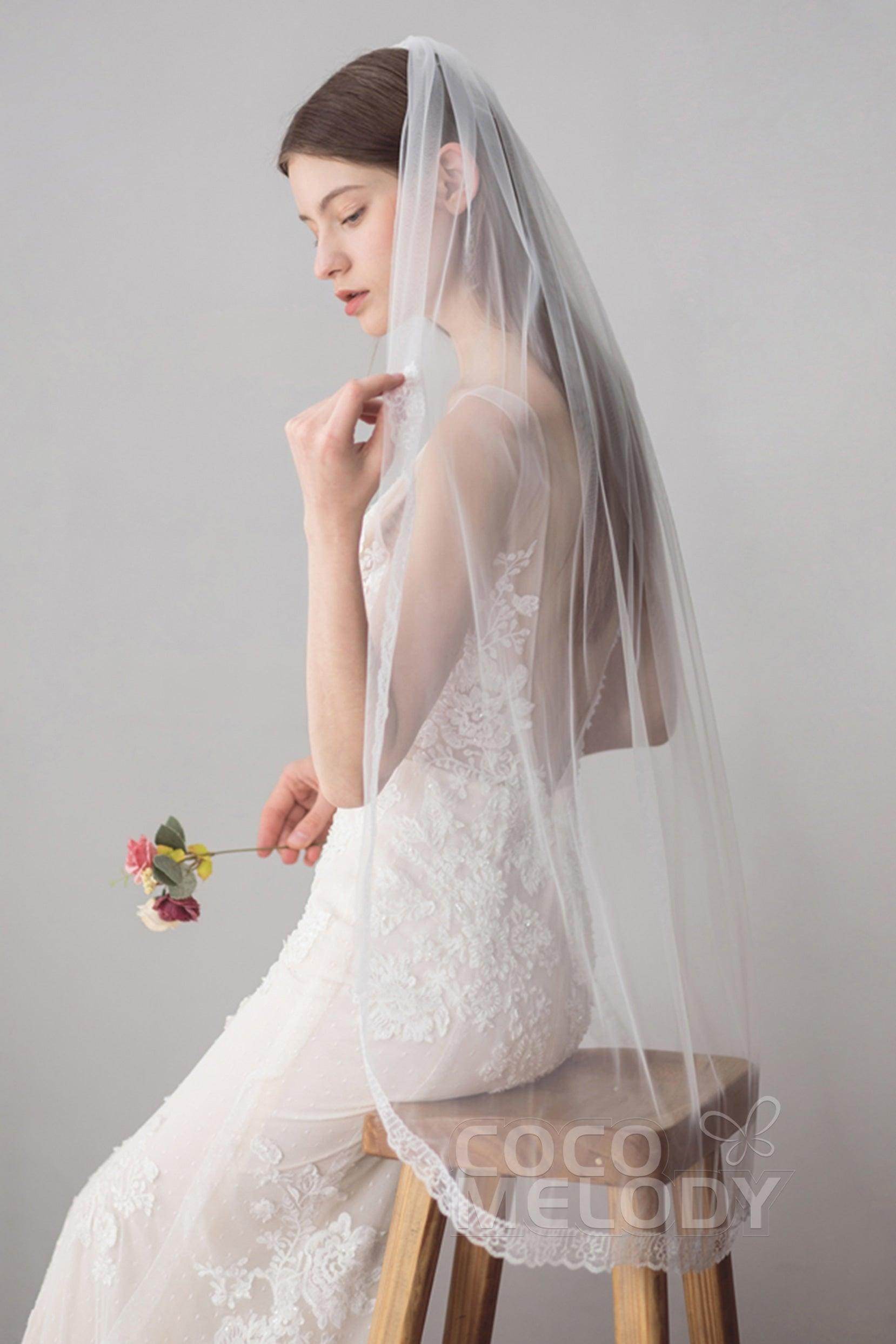One Tier Lace Edge Tulle Bridal Veil with Hip Appliques - AV18026 | Perfect for Wedding, Bridal Shower & Formal Occasions