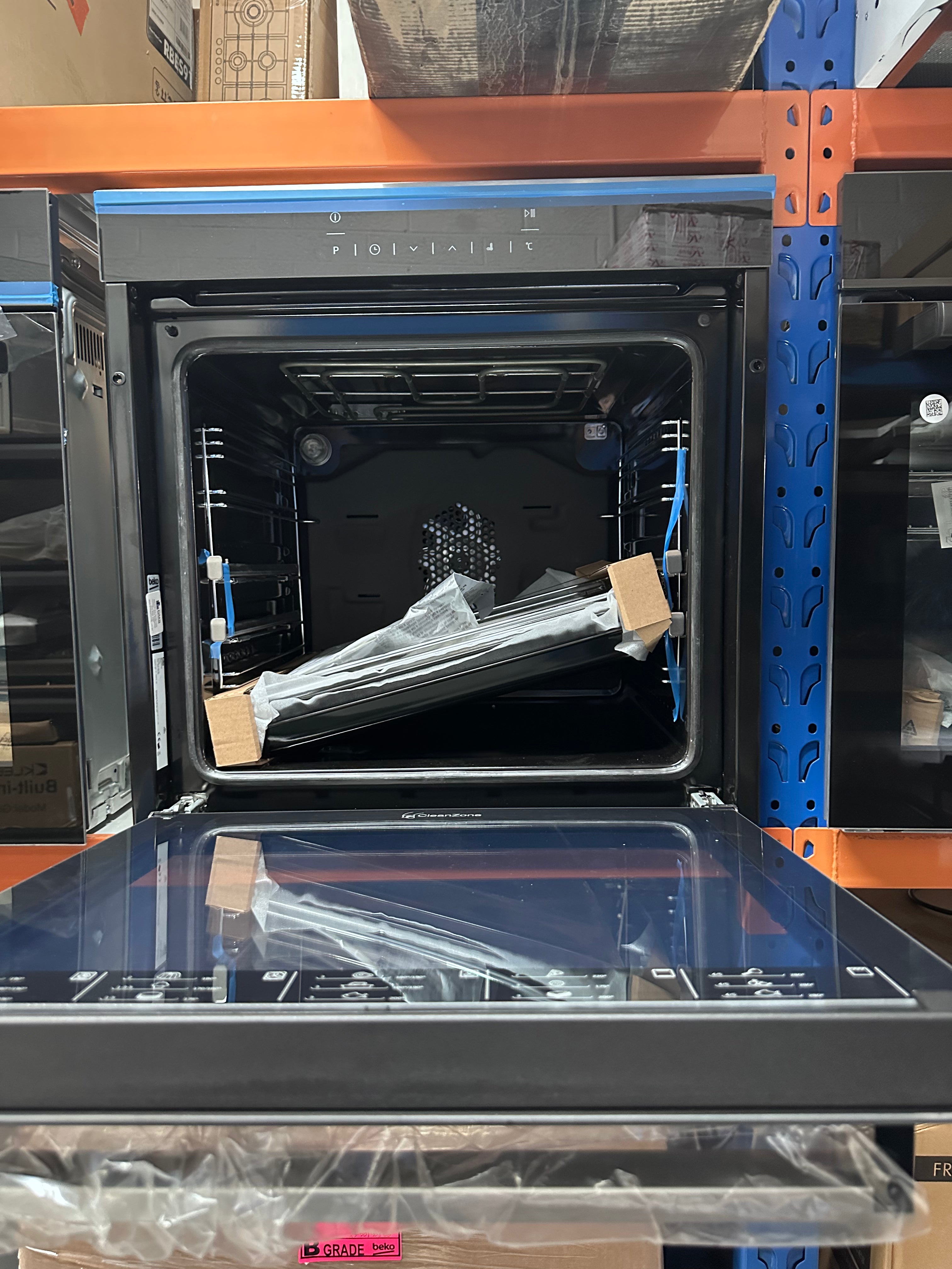 Beko BBO60B2PB 60cm Built-In Pyrolytic Oven with Side Venting - European Made (Carton Damage) - Perfect for Modern Kitchens, Baking, Roasting & Self-Cleaning