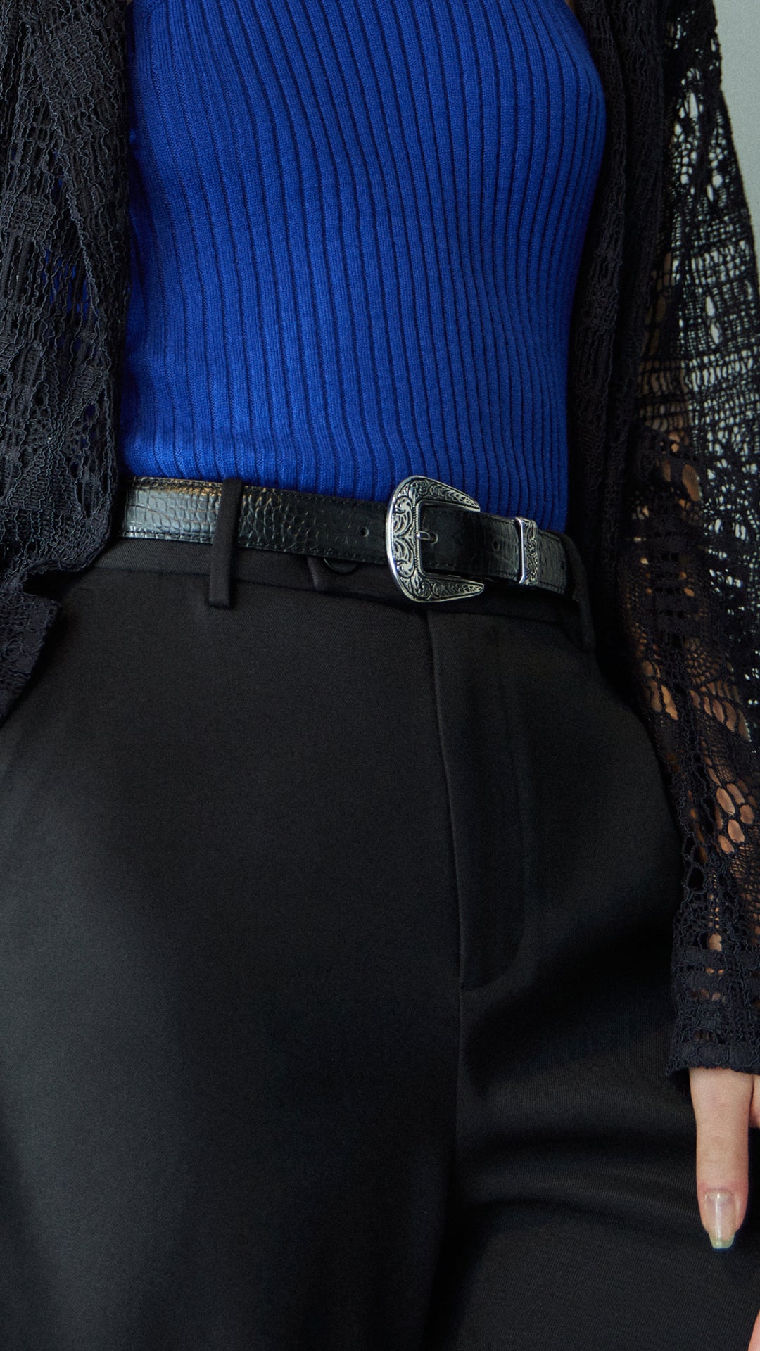 Women's Embossed Crocodile Leather Belt with Western Buckle - Stylish Accessory for Jeans, Dresses & Western Outfits
