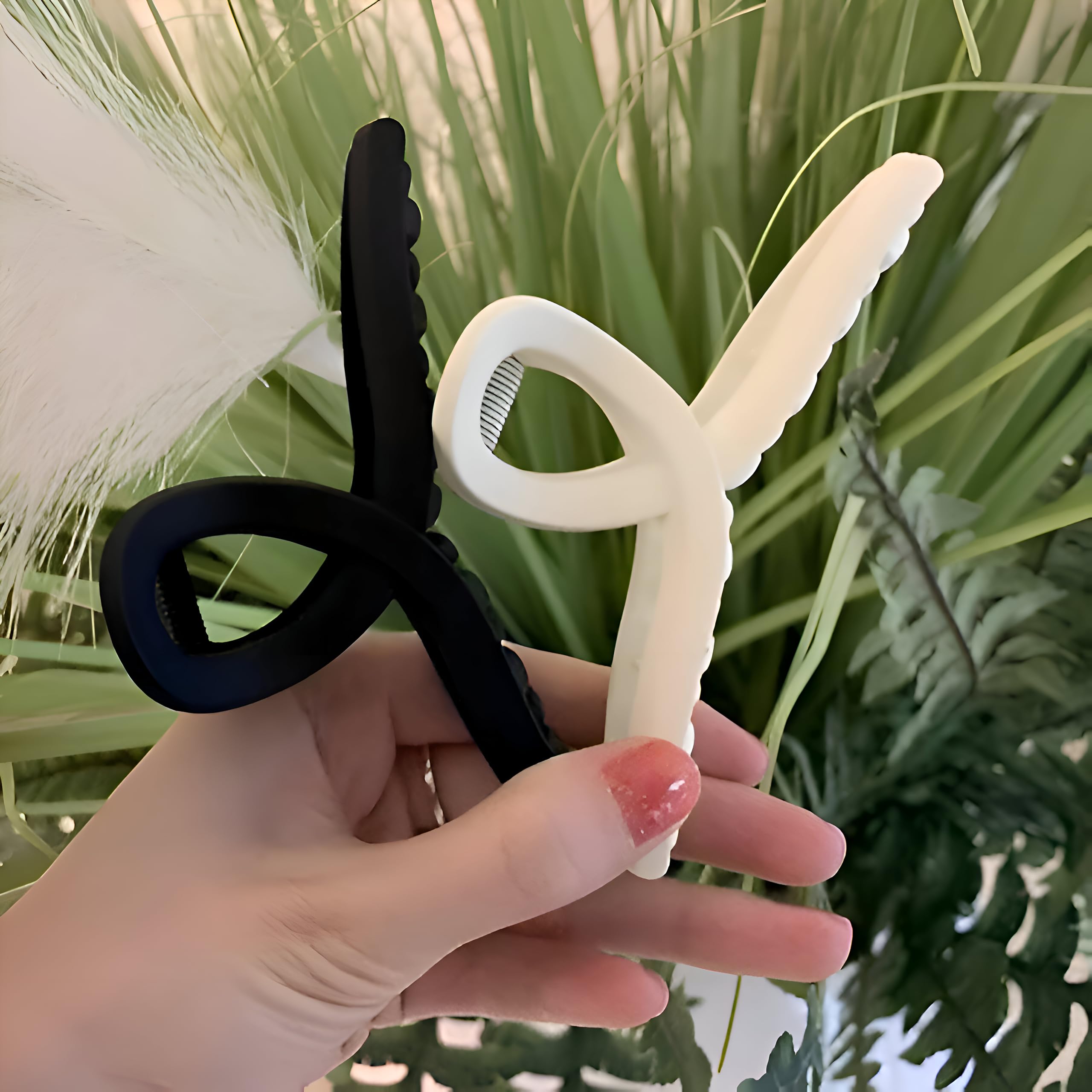 ALIBA COLLECTION Large Hair Claw Clips for Thick & Thin Hair - Matte Non-Slip Strong Hold Barrettes for Women & Girls (4-Piece Set: Beige, Light Brown, Brown, Black) - Perfect for Ponytails, Buns & Everyday Hairstyles