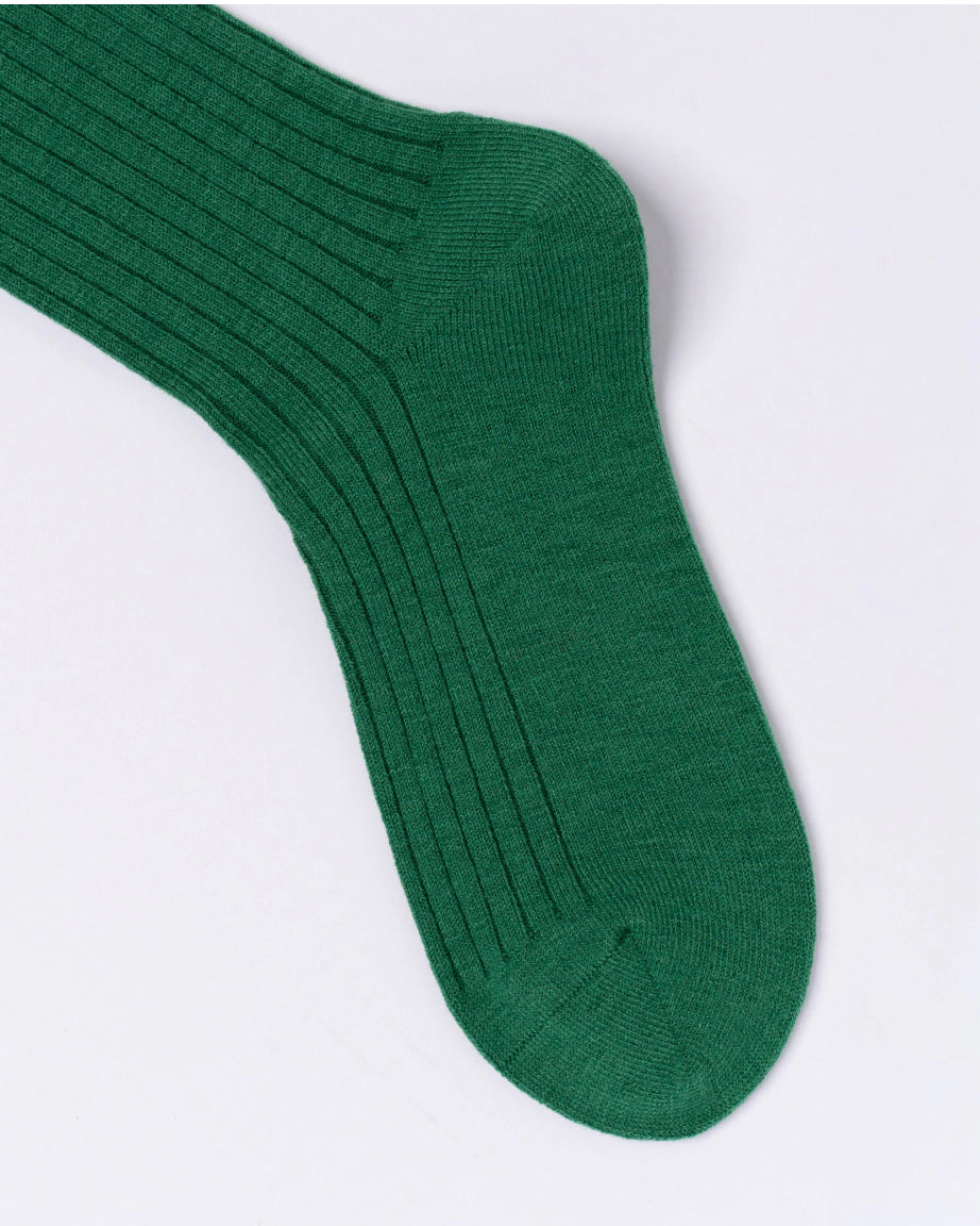 100% Wool Socks for Men & Women - Ultra Soft & Warm Merino Wool Hiking Socks in Forest Green | Perfect for Outdoor Adventures, Winter Hiking & Cold Weather Activities