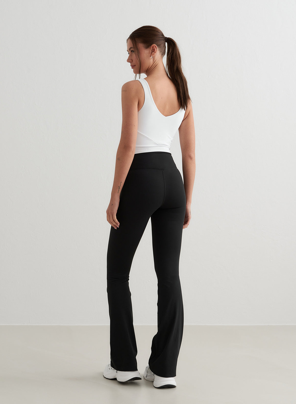 Black Sense Flare Yoga Tights for Women - High Waisted Stretchy Workout Leggings - Perfect for Yoga, Running, Gym & Lounge Wear