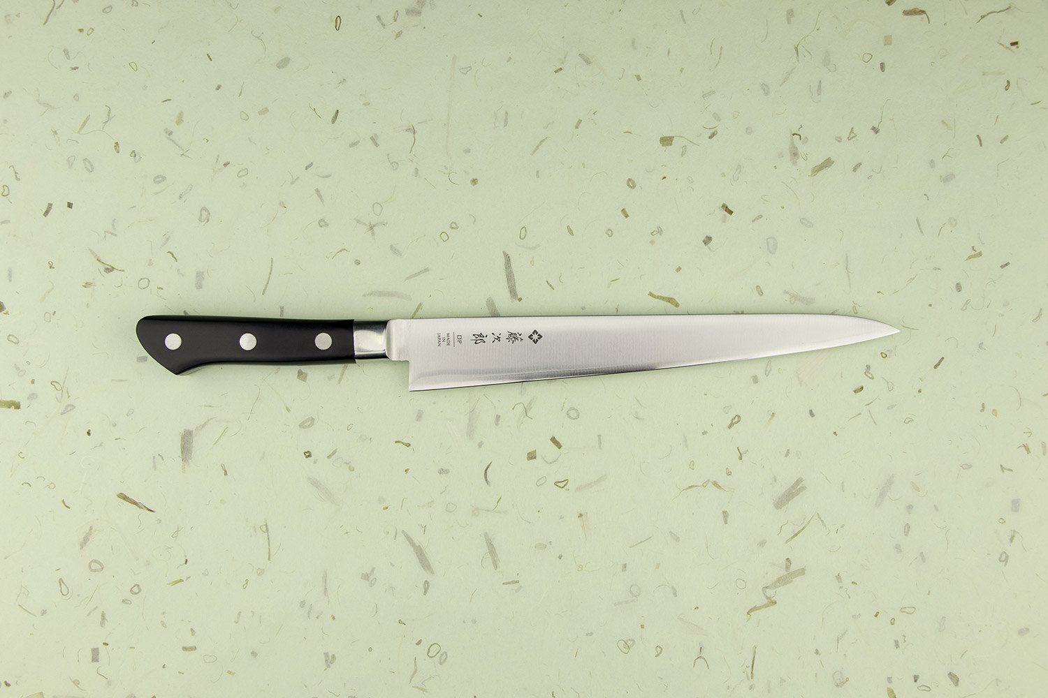 TOJIRO CLASSIC Sujihiki 240mm Japanese Slicing Knife - High Carbon Stainless Steel Blade for Sushi, Meat & Fish - Perfect for Chefs & Home Cooking