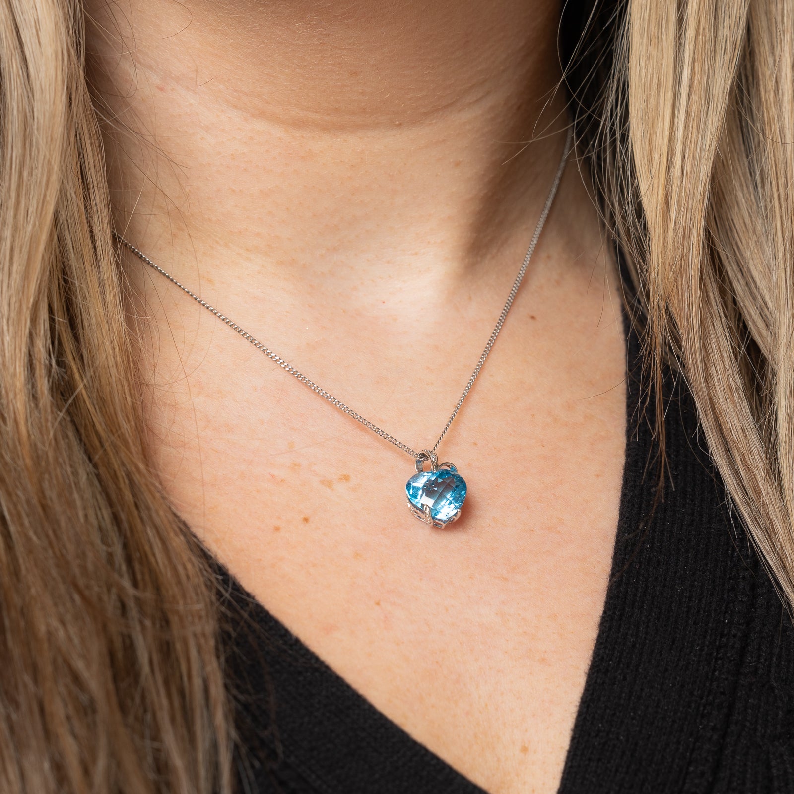 14K Gold Heart Cut Blue Topaz & Diamond Pendant Necklace - 7.00ct Topaz & 0.01ctw Diamond - Perfect for Valentine's Day Gift, Anniversary & Romantic Occasions