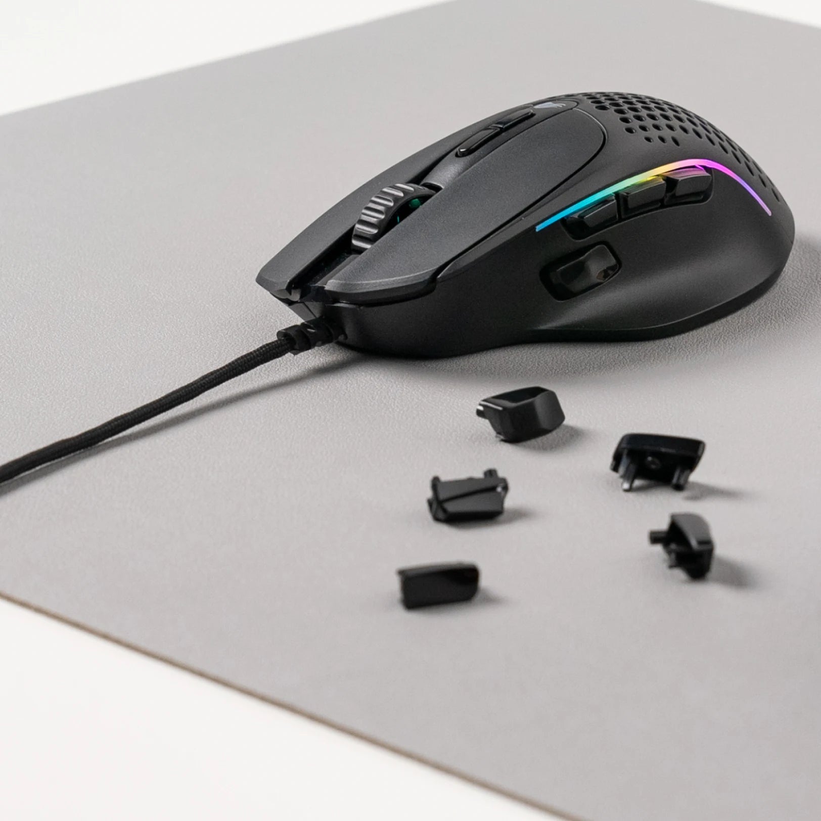 Model I 2 Wired Mouse - Ergonomic USB Computer Mouse with 1600 DPI for PC, Laptop, Office & Gaming - Comfortable Wired Mouse for Work, Home & School Use