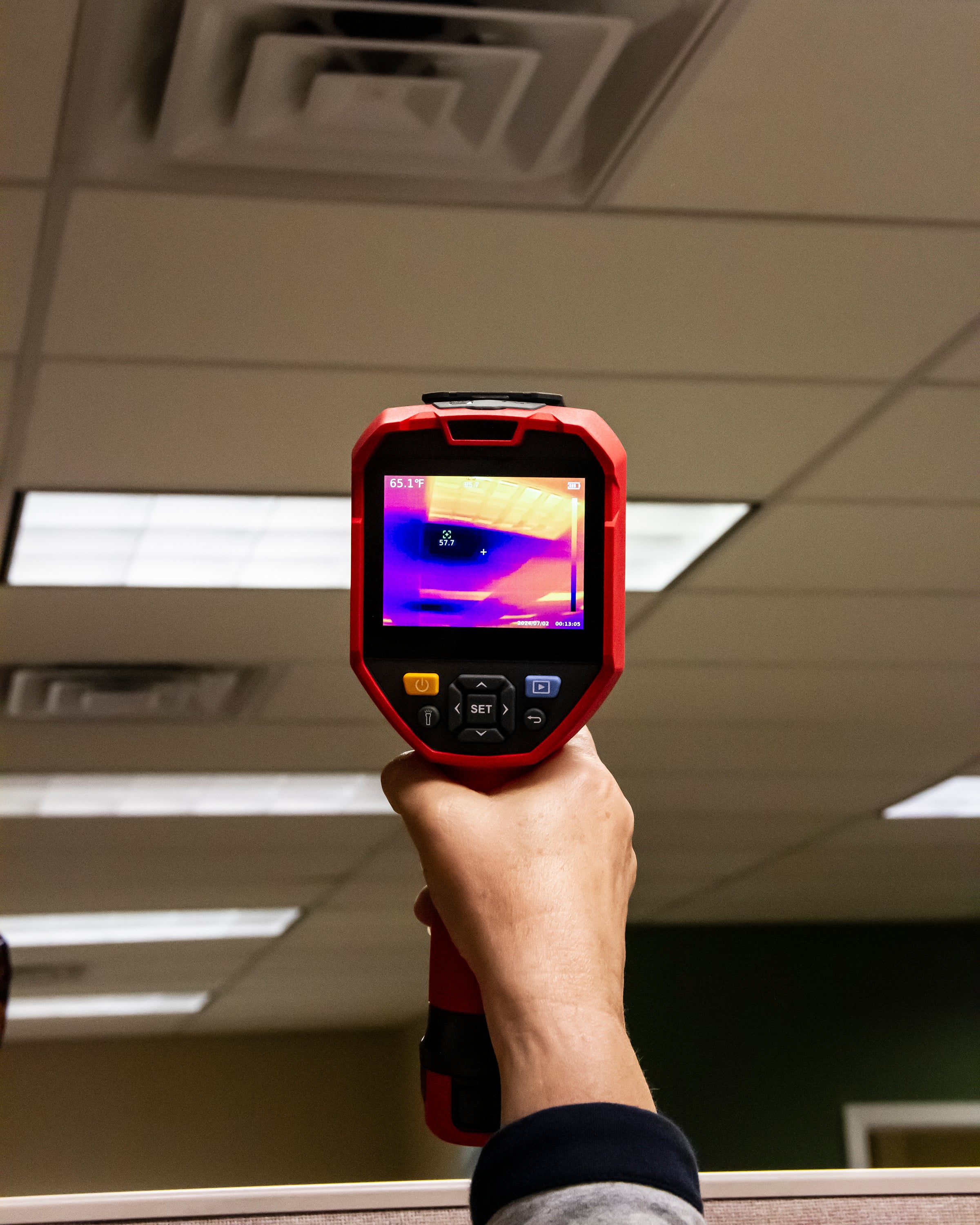High Resolution 320x240 (76,800 Pixels) Thermal Imaging Camera IRTC800 - Perfect for Home Inspection, Electrical Maintenance & HVAC Diagnostics