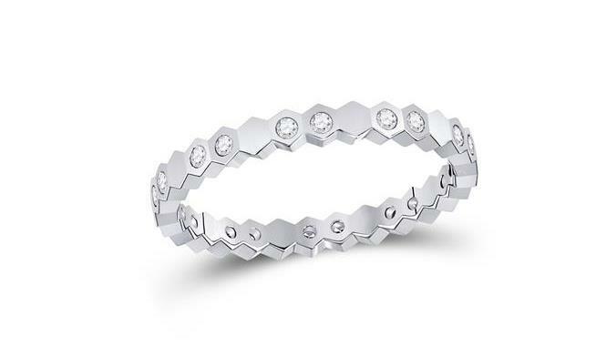 14K White Gold Diamond Jagged Edge Women's Band Ring - 1/5 CTTW - Elegant Stackable Ring for Everyday Wear, Anniversary & Wedding Gift