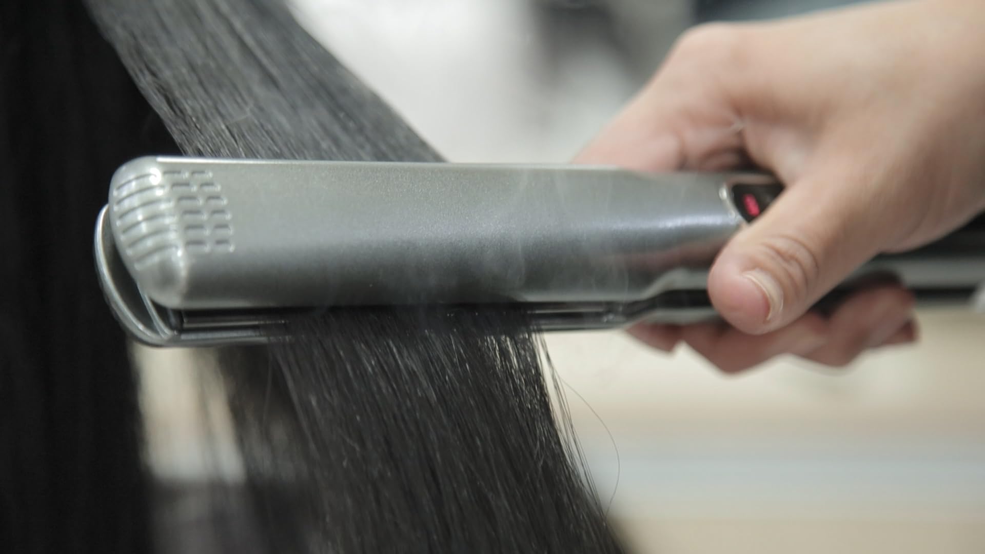 Lizze Extreme Professional 480°F Titanium Flat Iron Hair Straightener - Salon Quality Styling for Smooth, Shiny Hair at Home or Travel