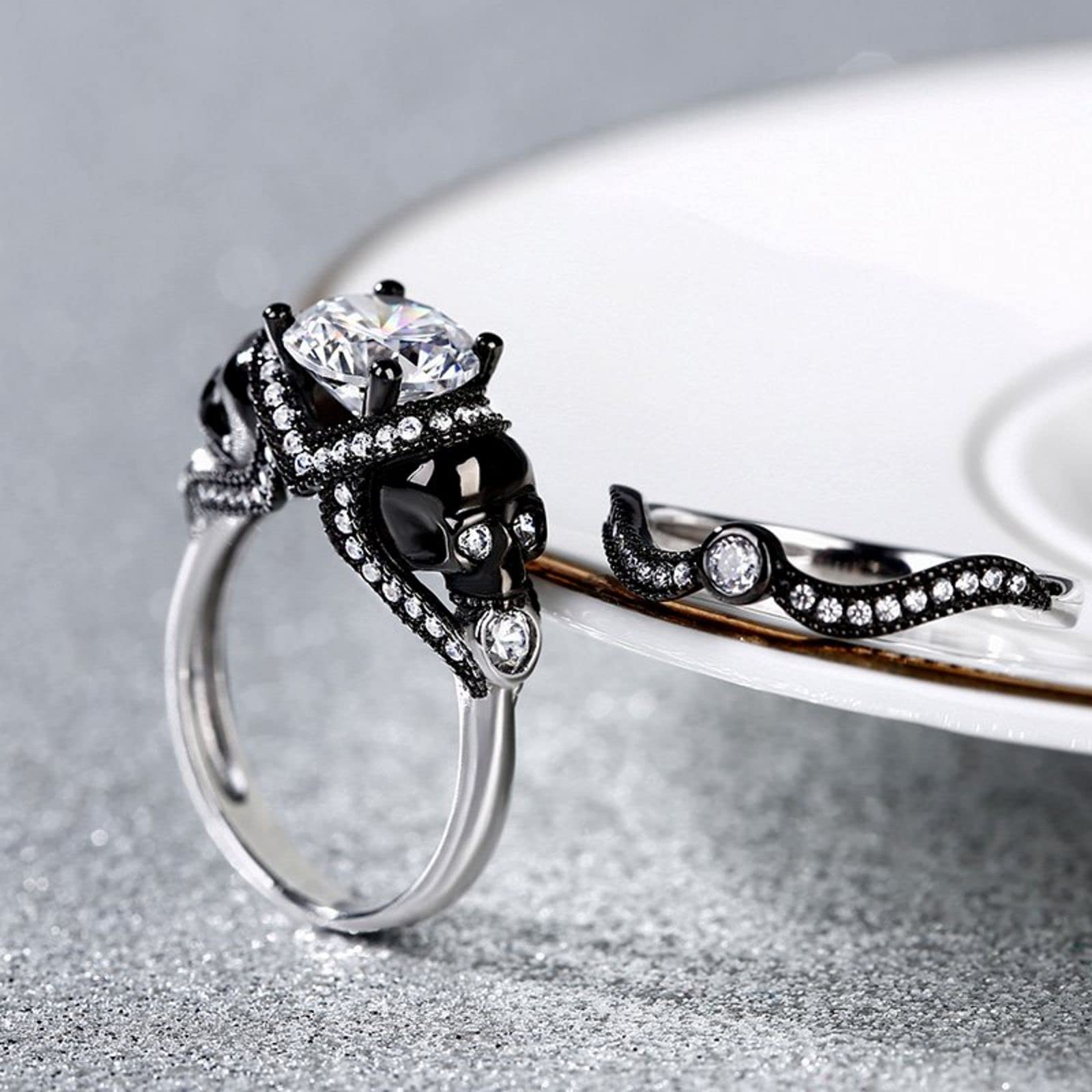 Jeulia 4.97 Carat Twist Skull Ring for Women - Sterling Silver Two Tone Round Cut Band with White Diamonds - Gothic Bridal, Engagement & Promise Ring Set in Jewelry Gift Box - Perfect for Halloween, Gothic Weddings & Alternative Fashion