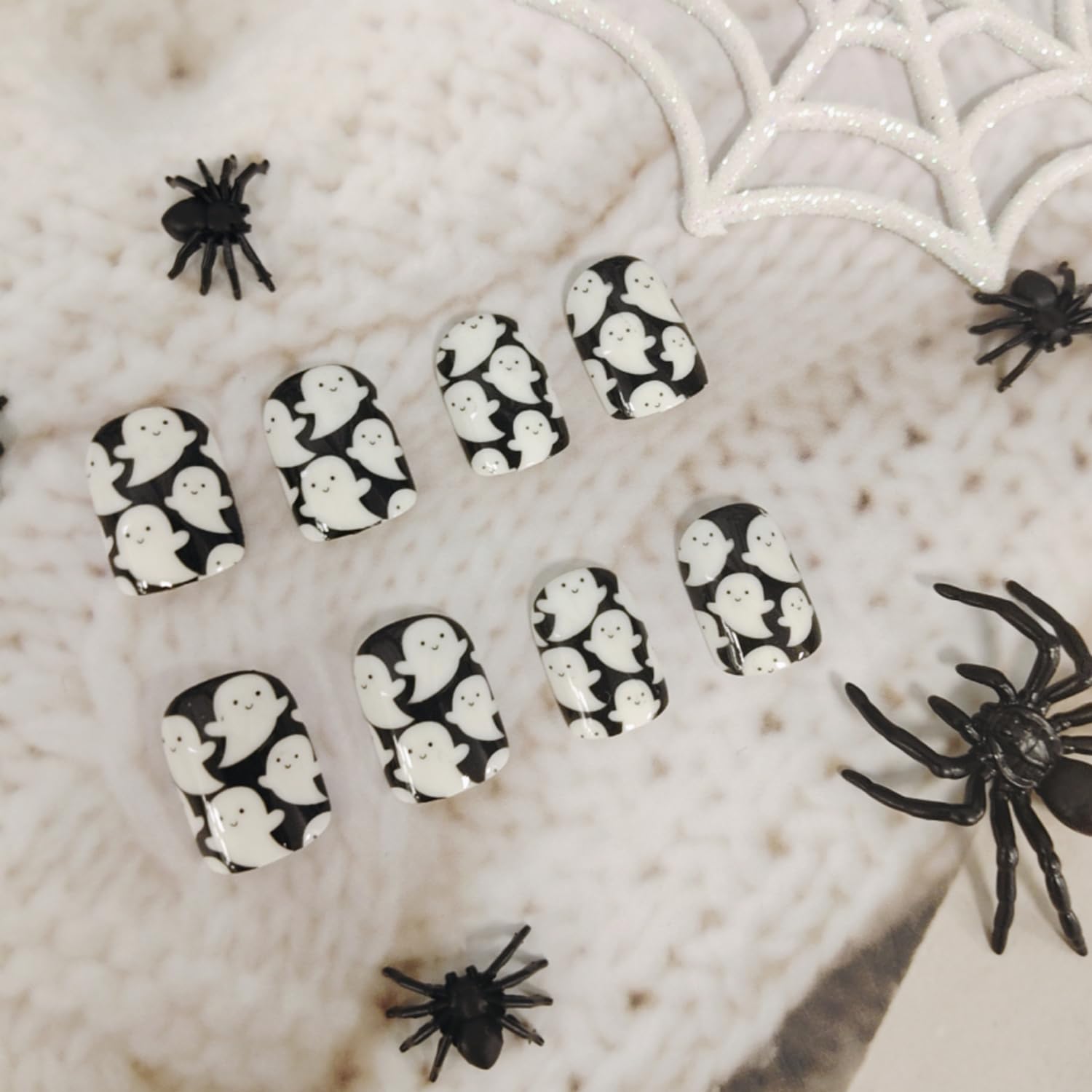 24 Pcs Halloween Press on Nails - Short Square Fake Nails Glow in Dark with Cute Ghost Design | Acrylic False Nails for Women | Reusable Stick on Nails for Parties, Cosplay & Halloween Costumes
