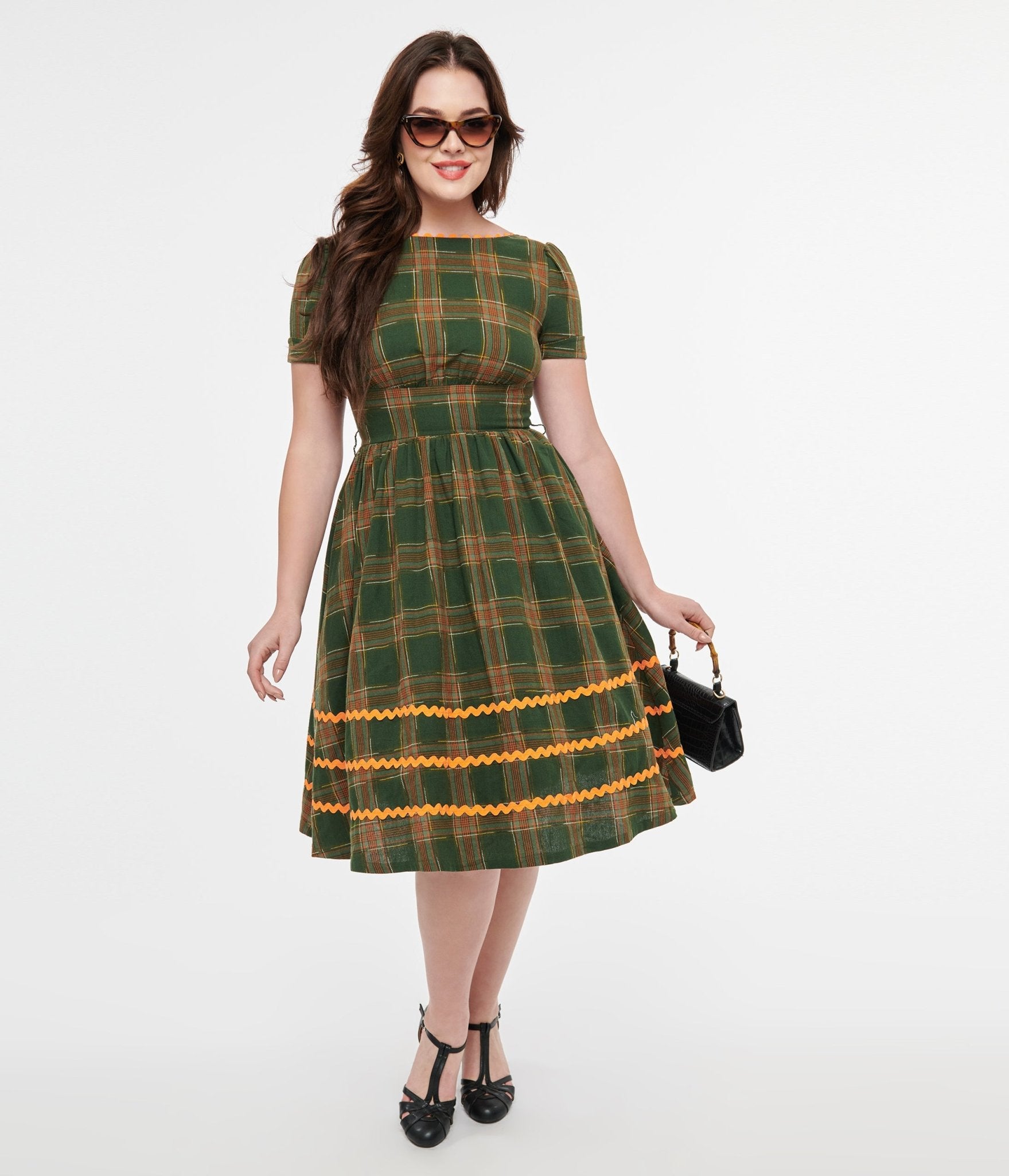 Vintage 1950s Green Plaid Cotton Swing Dress - Retro A-Line Tea Length Dress with Puff Sleeves for Women | Perfect for Cocktail Parties, Vintage Theme Weddings & Holiday Gatherings