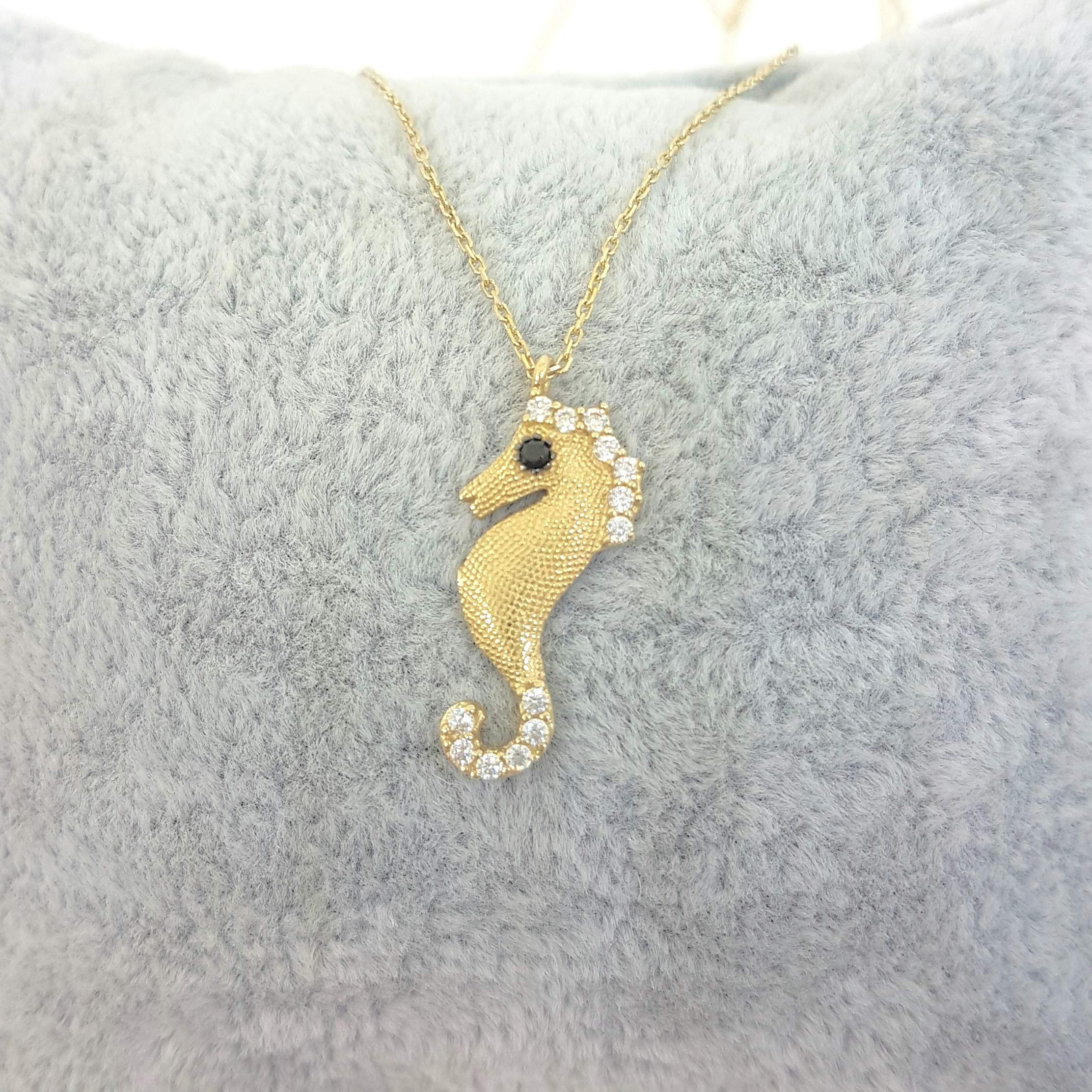 14K Solid Gold Seahorse Pendant Necklace for Women - Real Gold Ocean Jewelry Gift | Elegant Sea Life Necklace for Beach Vacation, Birthday & Anniversary Gifts